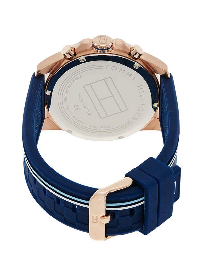 Tommy Hilfiger Meeste Analoog-Multifunktsionaalne Kvarts-Kell 46mm – Tumesinine Sihverplaat ja Silikoonrihm, Päeva-, Kuupäeva- ja 24-tunni Funktsioonidega, Veekindel kuni 5ATM – 1791474 – pakend ja tarvikud
