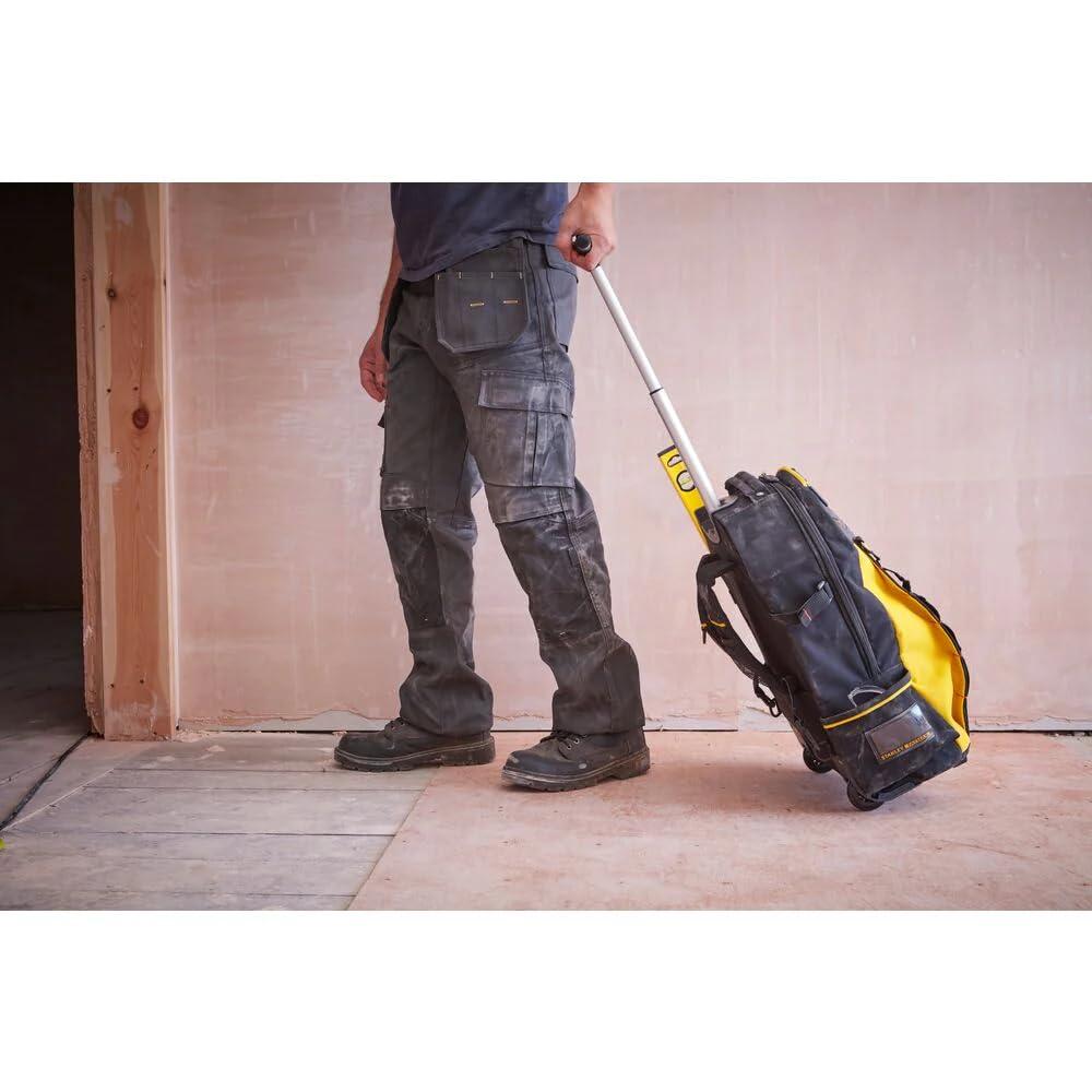 Stanley FatMax 1-79-215 tööriistade seljakott, veekindla plastikpõhjaga, hingava polstriga, tugev teleskoopkäepidemega, vastupidav 600 Denieri nailon, 36 x 23 x 54 cm, must – lisavaade