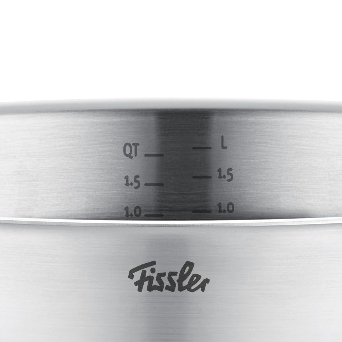 Fissler Pure Collection / Roostevabast terasest serveerimispann (Ø 28 cm) katmata praepann, sisemine mõõteskaala, kõrge serv, 10-aastane garantii – Induktsioon, Hõbe – kasutusnäide