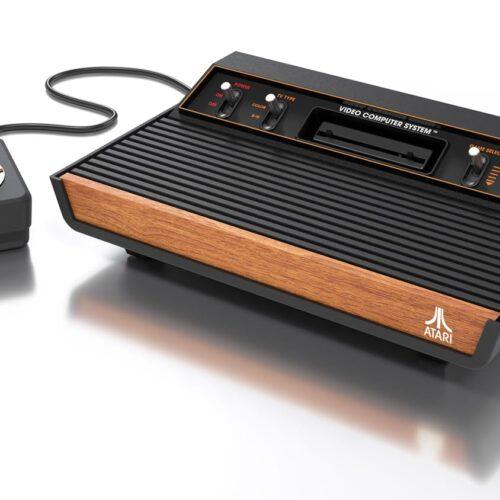 PLAION Atari 2600+ Klassikaline Mängukonsool – Must (Atari)