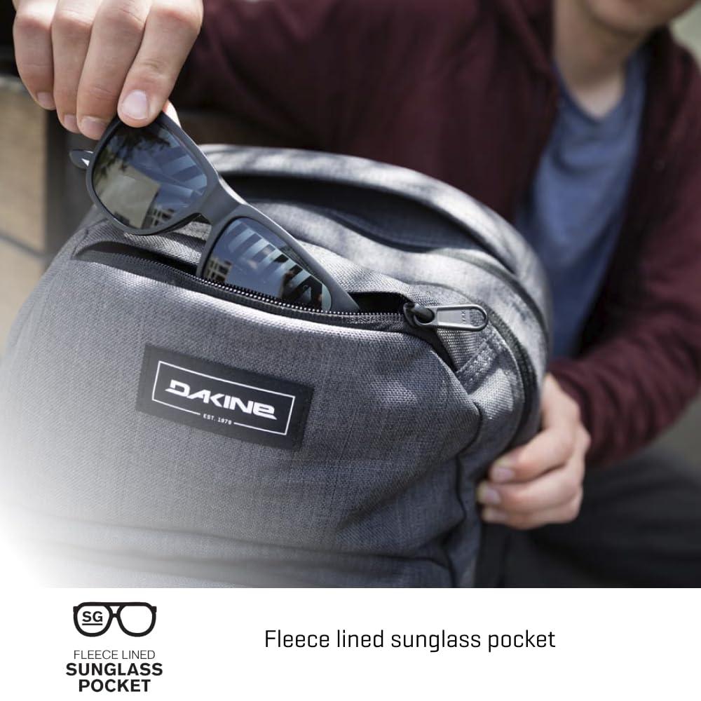 Dakine Campus M 25L Seljakott – Must – kasutusnäide