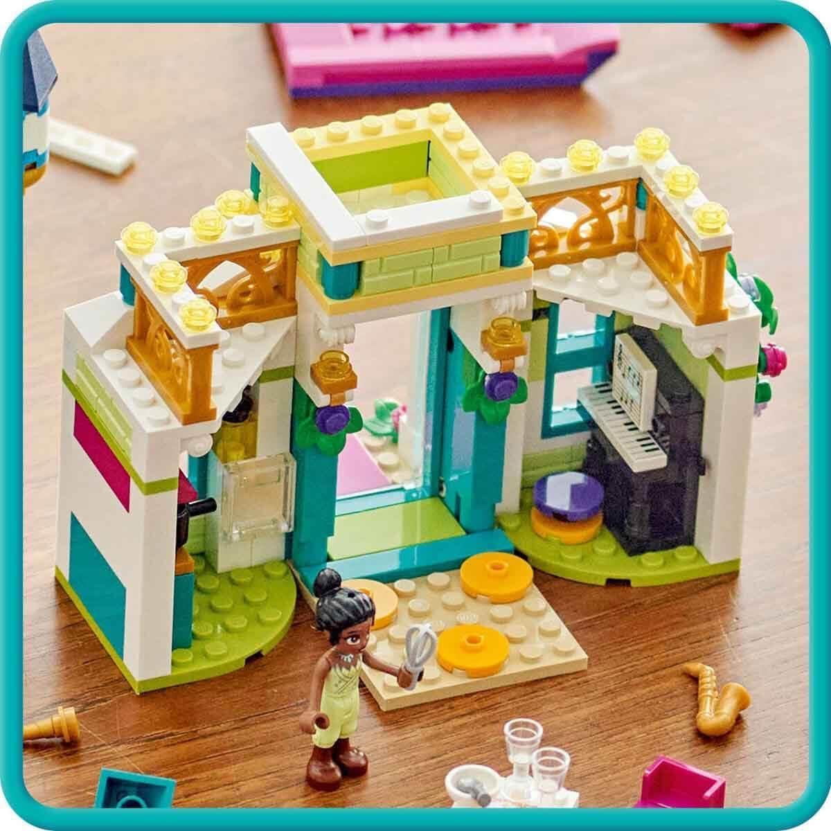 LEGO Disney Printsessid: Printsesside Seiklusturg, Maja-mänguasi 4 nukuga, sealhulgas Tuhkatriinu ja Ariel, mängukomplekt aardekaardiga, kingitus tüdrukutele ja poistele alates 6. eluaastast 43246 – detailne vaade