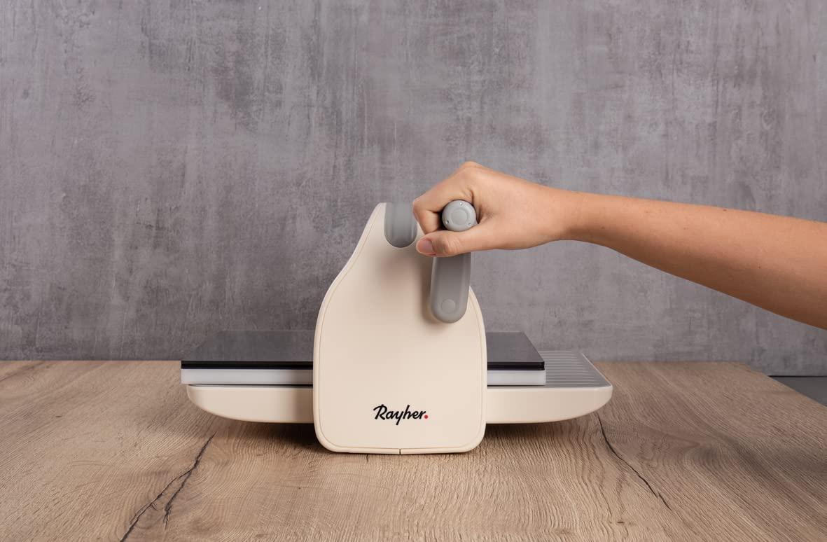 Rayher lõikamis- ja reljeefmasin A4, erinevate lõikeplaatide ja reljeefmallidega, stardikomplekt, 22,5 cm avaga, 12-osaline, kompaktne suurus, praktilises kandekarbis, 50275000, valge – pilt 8