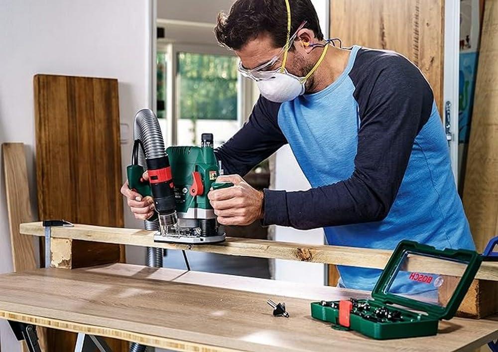 Bosch tarvikud 15-osaline kõvasulamist freesi komplekt (puutöö jaoks, 8 mm varrega, ülemise freesiga tarvik) – pakend ja tarvikud