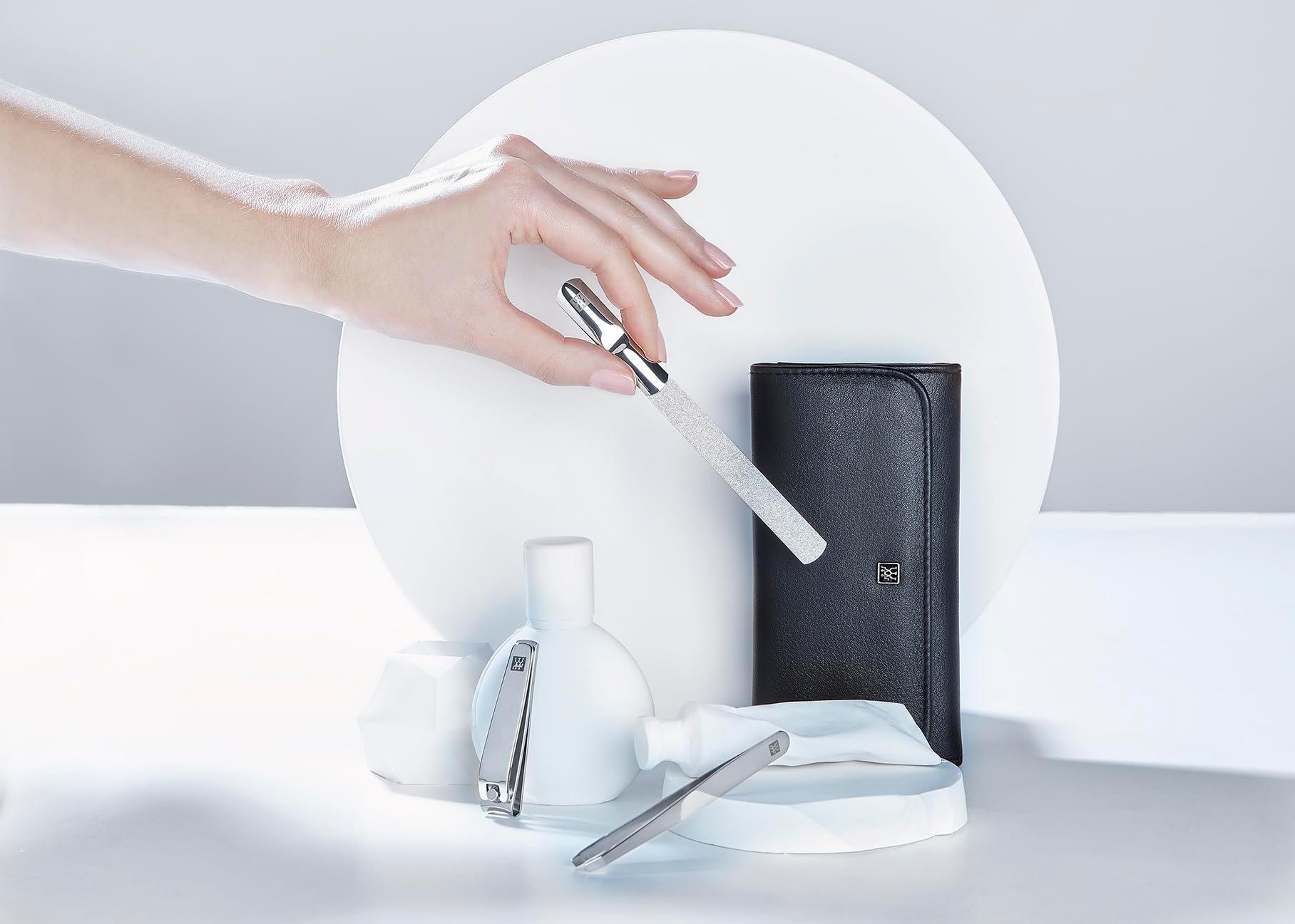 ZWILLING Maniküürikomplekt (5-osaline, küünte ja pediküüri hooldus ehtsast nahast vutlariga, sisaldab küünekääre ja küünenahakääre), roostevaba teras, poleeritud, must – detailne vaade