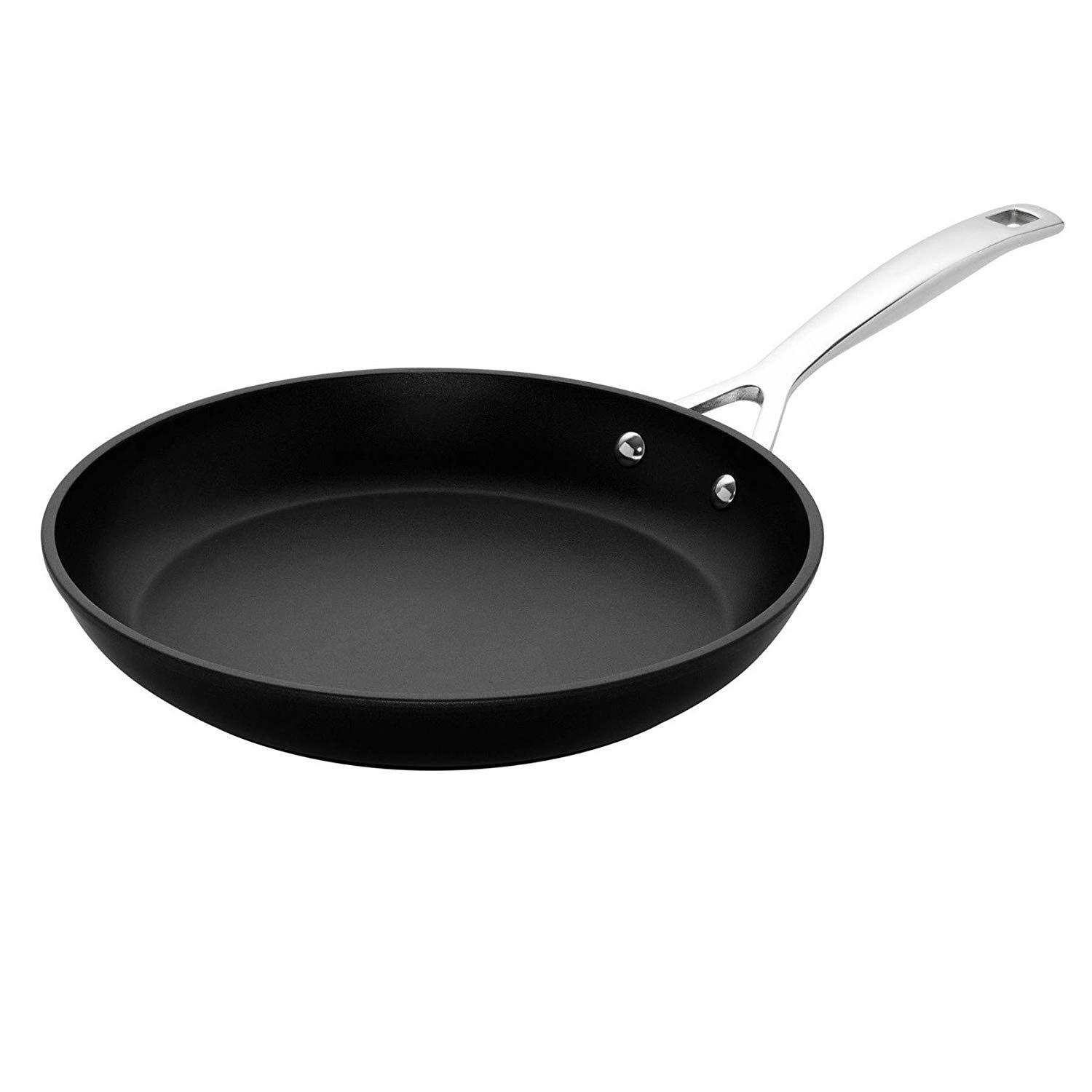 Le Creuset alumiiniumist mittenakkuv pann, Ø 28 cm, sobib kõigile pliiditüüpidele, sealhulgas induktsioonile, antratsiit/hõbe, 51112280010002