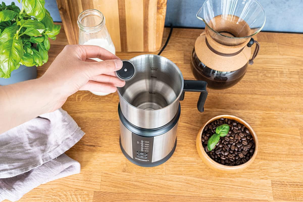 Cloer 7789 induktsioonpiimavahusti, 600ml piimavaht 450ml piimast, 500ml kuuma šokolaadi, 800ml anum, magnetiline vahustamispool, roostevabast terasest kann, nõudepesumasinas pestav – kasutusnäide