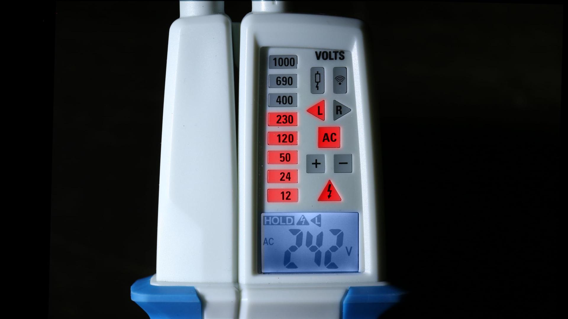 PeakTech 1096 – 2-poolne AC/DC pingetestija koos kahe ekraaniga & FI-testiga, tolmu- ja veekindel (IP64), LCD-ekraan + taskulamp, järjepidevuse test, polaarsuse näit, pingemõõtja 6V – 1000V – pilt 7