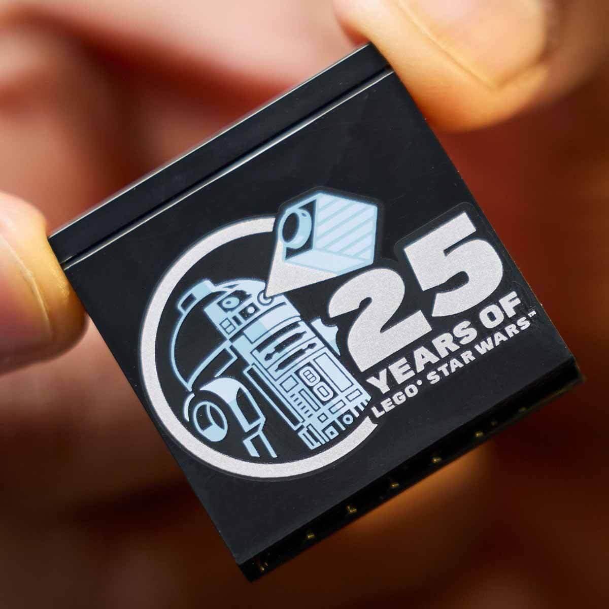 LEGO Star Wars Mos Espa Podralli – Dioraam, Komplekt Täiskasvanutele, Ohu Varju Mudel, Sisaldab Anakin Skywalkeri Podraceri, Kogumisobjekt, Kingitus Meestele ja Naistele 75380 – detailne vaade