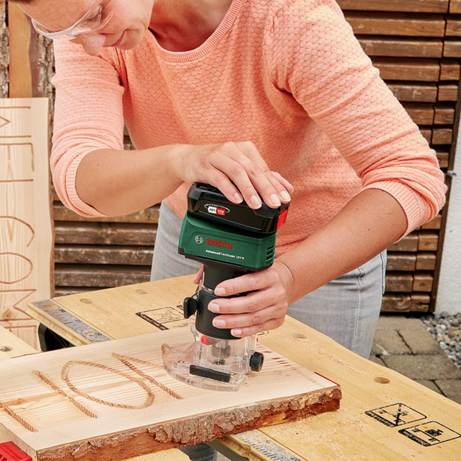 Bosch juhtmeta servafrees AdvancedTrimRouter 18V-8 (ilma akuta, 18V süsteem, harjadeta mootor, karbis), testihinne: väga hea (ajakiri: Selbst ist der Mann) – kasutusnäide