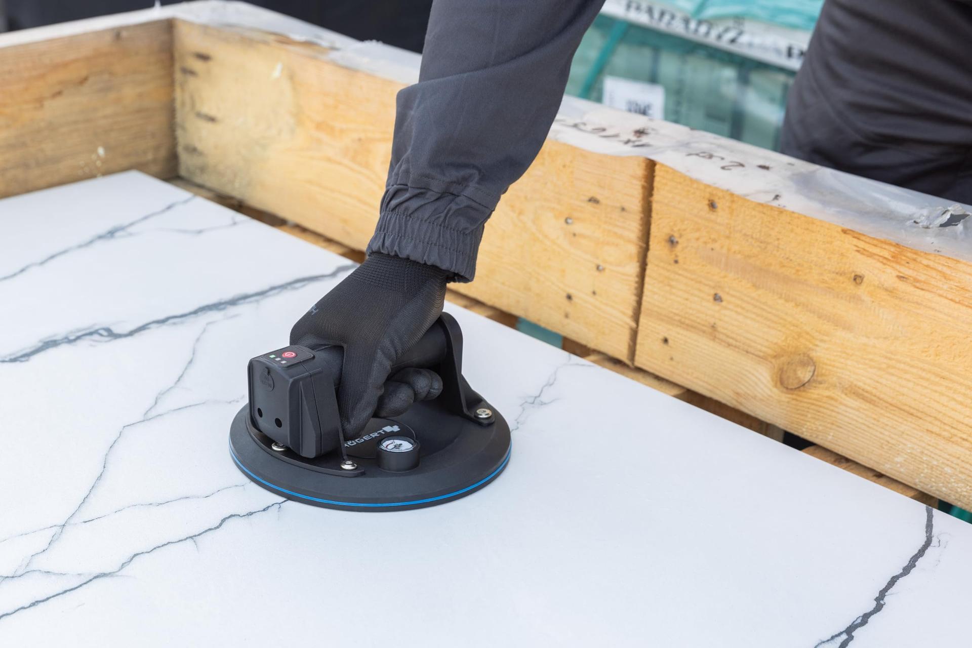 HÖGERT TECHNIK – Akuga vaakumtõstuk 200 mm manomeetriga, raskeveokite vaakumsang, kandevõime 150 kg, sobib aknaklaasi, siledate esemete ja keraamiliste plaatide transportimiseks – pilt 6