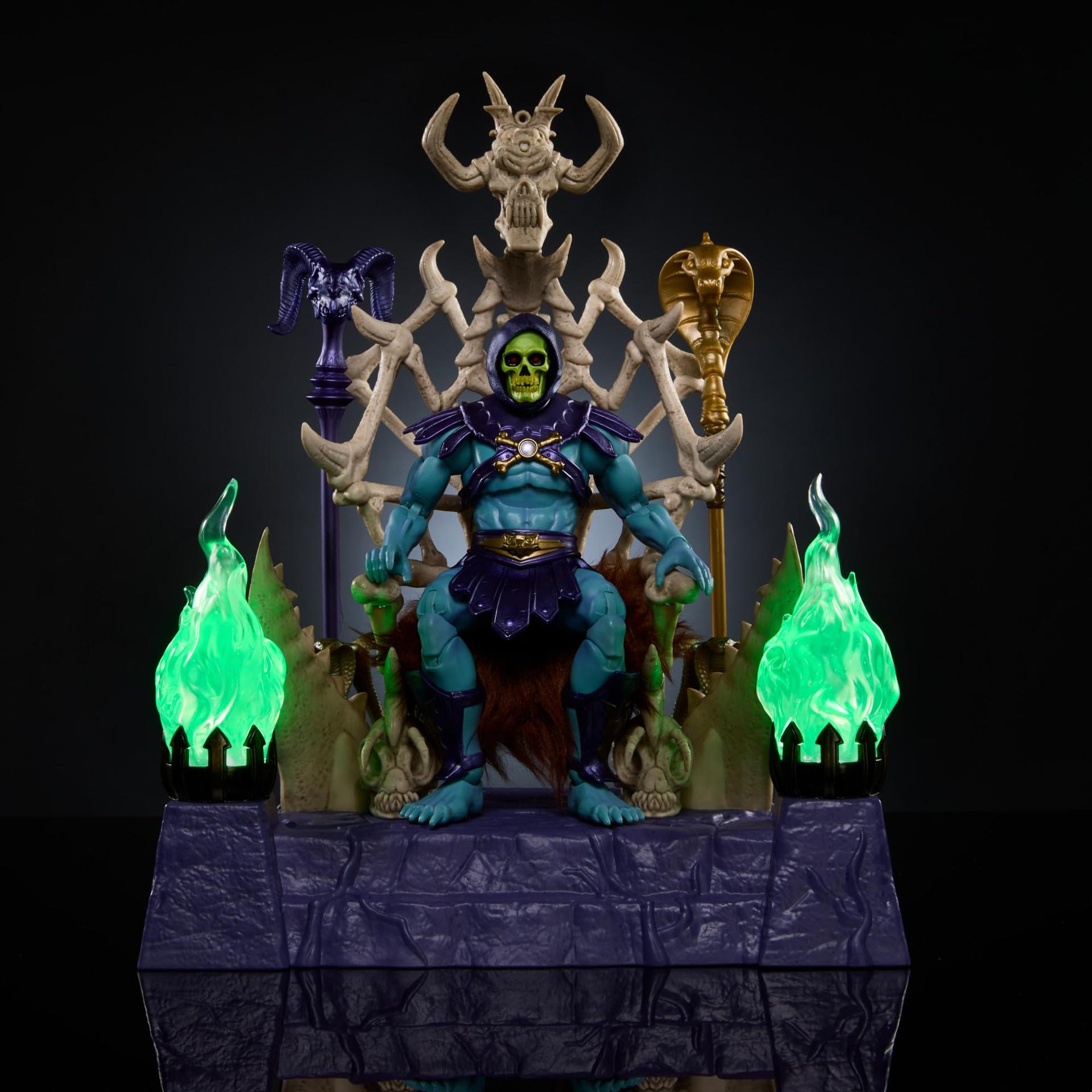 Masters of the Universe Masterverse Skeletor tegevusfiguur ja troonikomplekt, MOTU mänguasi, valgustatud troon, eemaldatav kapuuts ja keep, 2 saua tarvikut, HXX63 – pakend ja tarvikud