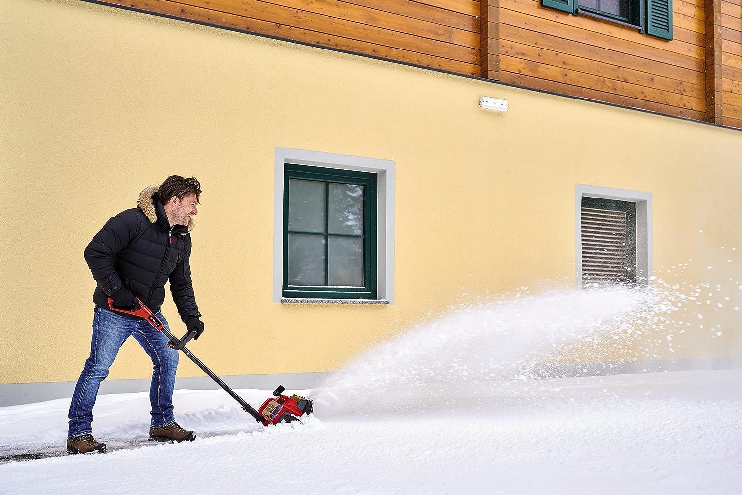 Einhell akuga lumepuhur GE-ST 36/40 Li E-Solo Power X-Change (Li-Ion, 36 V, töölaius 40 cm, max lume kõrgus 20 cm, ilma akude ja laadijateta) – kasutusnäide