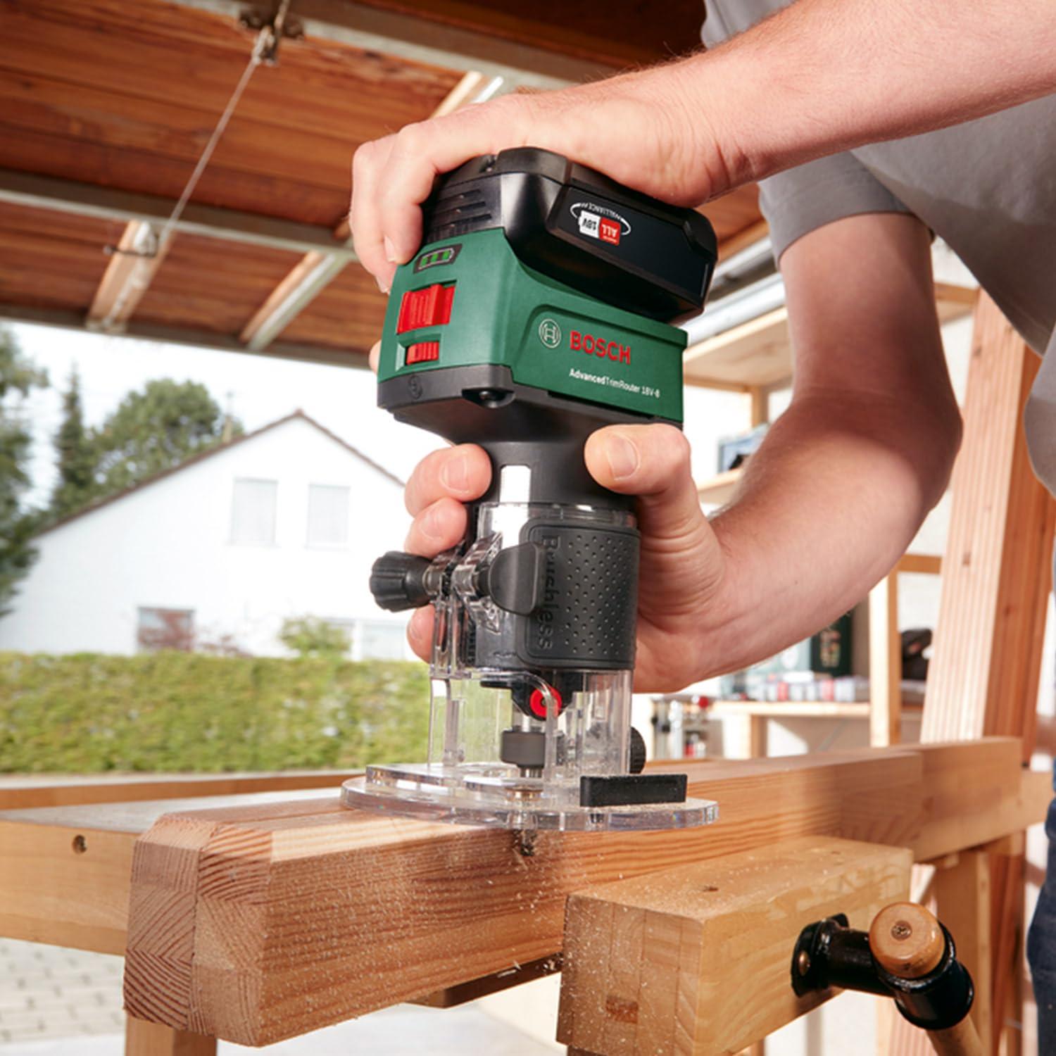 Bosch juhtmeta servafrees AdvancedTrimRouter 18V-8 (ilma akuta, 18V süsteem, harjadeta mootor, karbis), testihinne: väga hea (ajakiri: Selbst ist der Mann) – pakend ja tarvikud