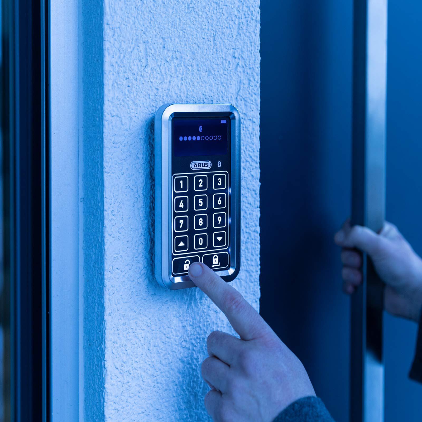 ABUS HomeTec Pro Bluetooth-klaviatuur CFT3100 – Koodiklaviatuur ukse avamiseks – Sobib HomeTec Pro Bluetooth-lukule CFA3100 – Hõbedane – pakend ja tarvikud