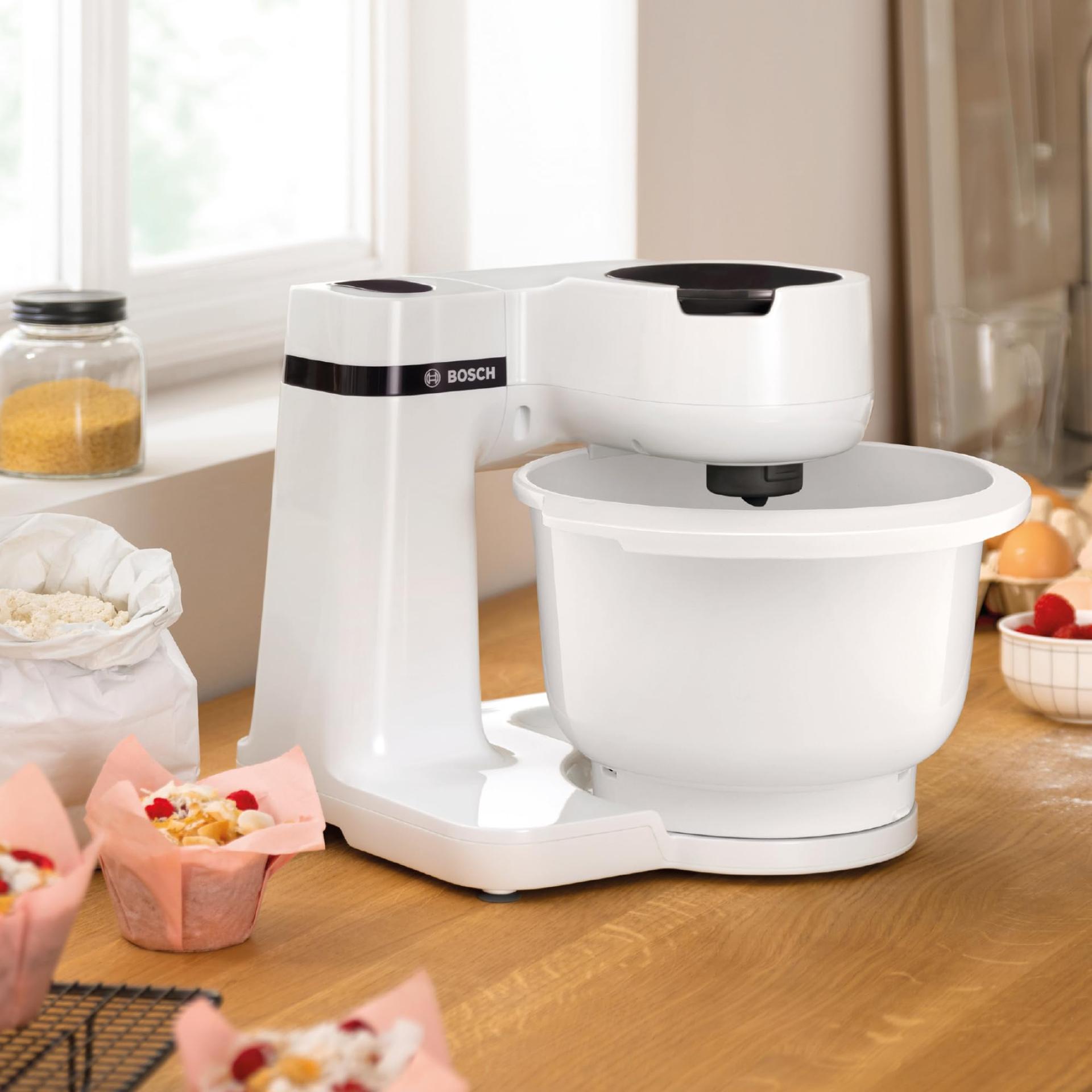 Bosch köögikombain Serie 2 MUMS2AW01, 3,8L plastkauss, viilutaja, 4 lõikeketta, 4 kiirust, taignakonks / vispel / segamisvispel, nõudepesumasinas pestav, 700 W, valge – pakend ja tarvikud