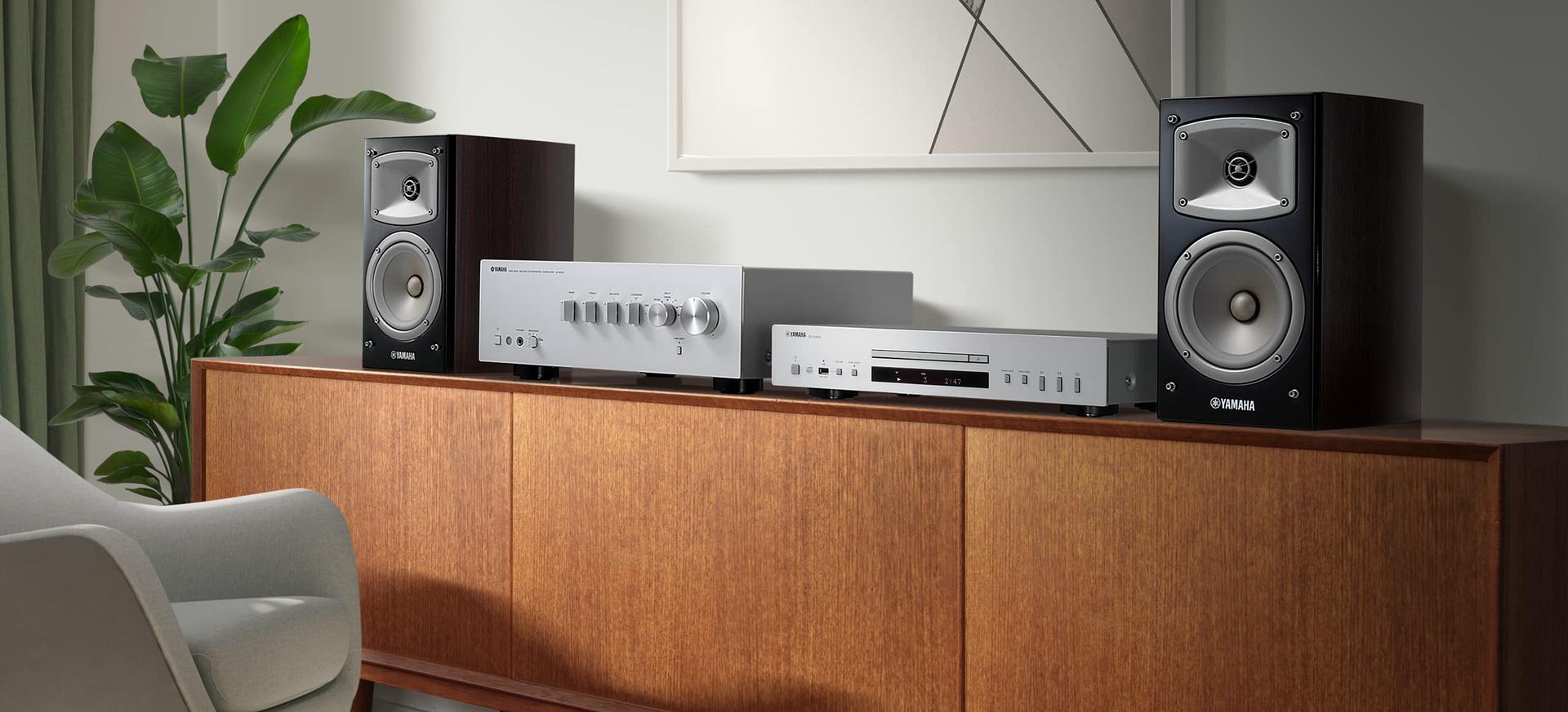 Yamaha CD-S303 – CD-mängija kõrgekvaliteedilise 192 kHz/24-bit DAC-iga, Pure Direct lülitusega, USB-liidesega, High Res Audio toega – Hõbedane – kasutusnäide