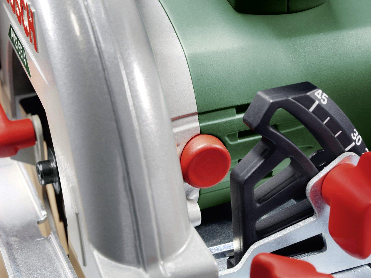 Bosch ketassaag PKS 55 A (täpne lõikamine puidus; 1200 W, maksimaalne lõikesügavus 55 mm, karbis) – pakend ja tarvikud