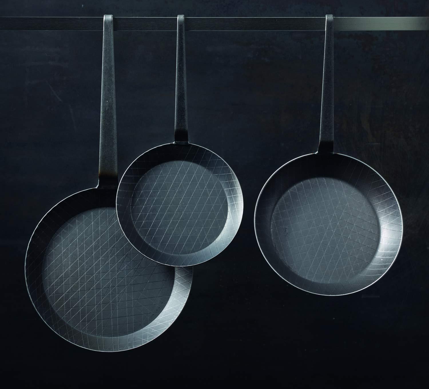 RÖSLE sepistatud malmpann Serie 1888, kvaliteetne kõrgete servadega pann krõbedate praekartulite ja kiirelt praetud liha jaoks, sobib grillile ja induktsioonplaadile, 28 cm, must – detailne vaade