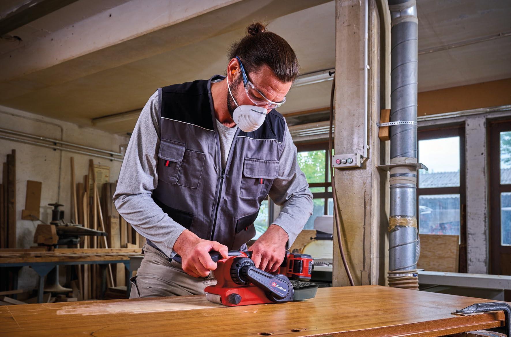 Einhell Professional aku-lintlihvija TP-BS 18/457 Li BL-Solo Power X-Change (18 V, Li-Ion, harjadeta mootor, 3x P80 lihvlint 457×75 mm, ilma aku ja laadijata), punane – kasutusnäide