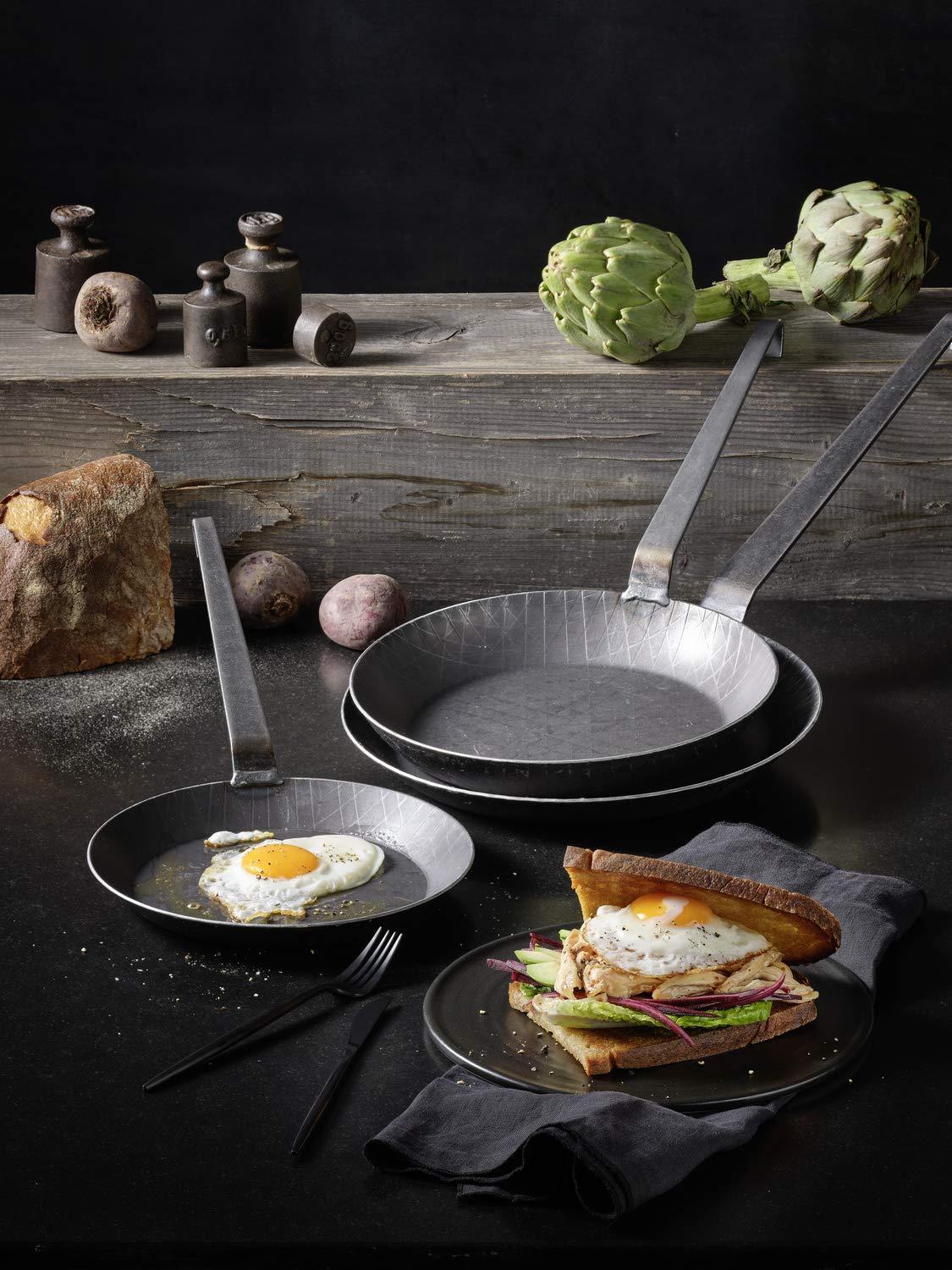 RÖSLE sepistatud malmpann Serie 1888, kvaliteetne kõrgete servadega pann krõbedate praekartulite ja kiirelt praetud liha jaoks, sobib grillile ja induktsioonplaadile, 28 cm, must – pakend ja tarvikud