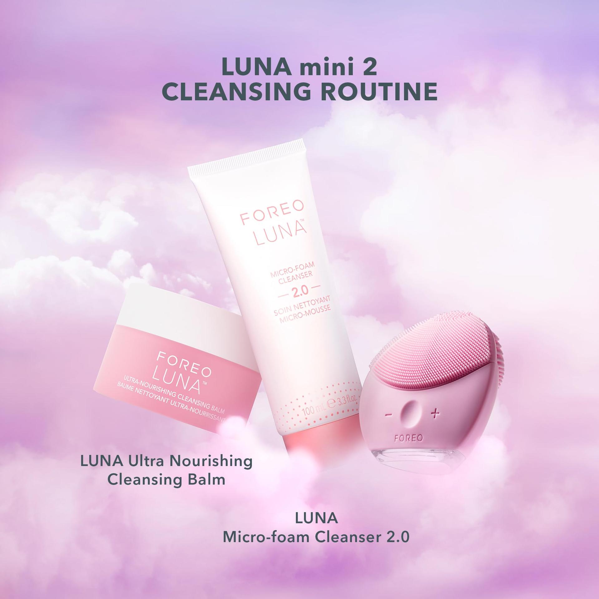 FOREO LUNA mini 2 näopuhastushari | Reisiversioon | Elektriline näomassaažiseade | Kõigile nahatüüpidele ülihügieeniline nahahooldus | Lihtne näopuhastus | Elektriline silikoonist näopuhastaja – kasutusnäide