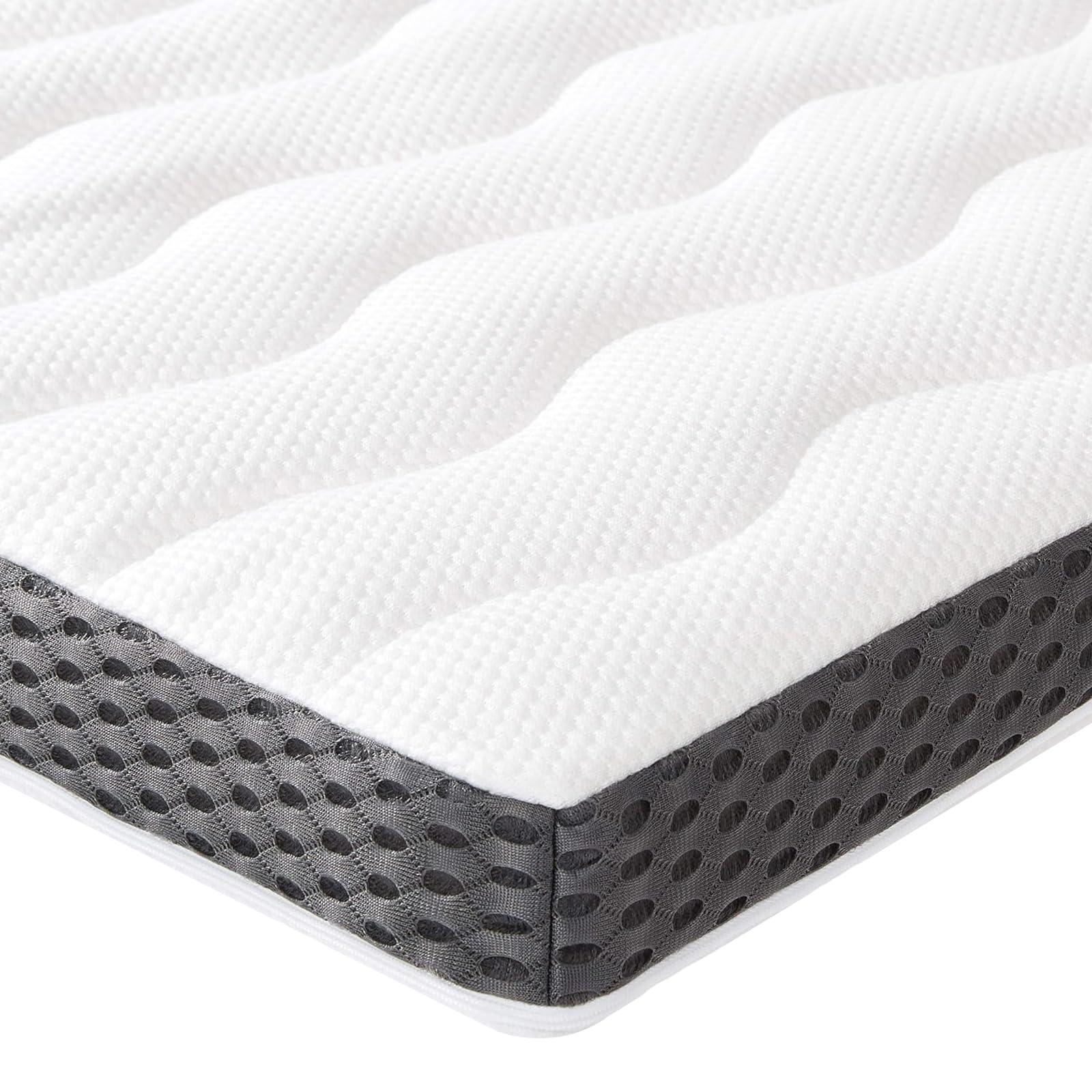 Amazon Basics – Mugav mäluvahuga madratsikate, plüüs, 180 x 200 cm, 7 cm kõrgune, valge