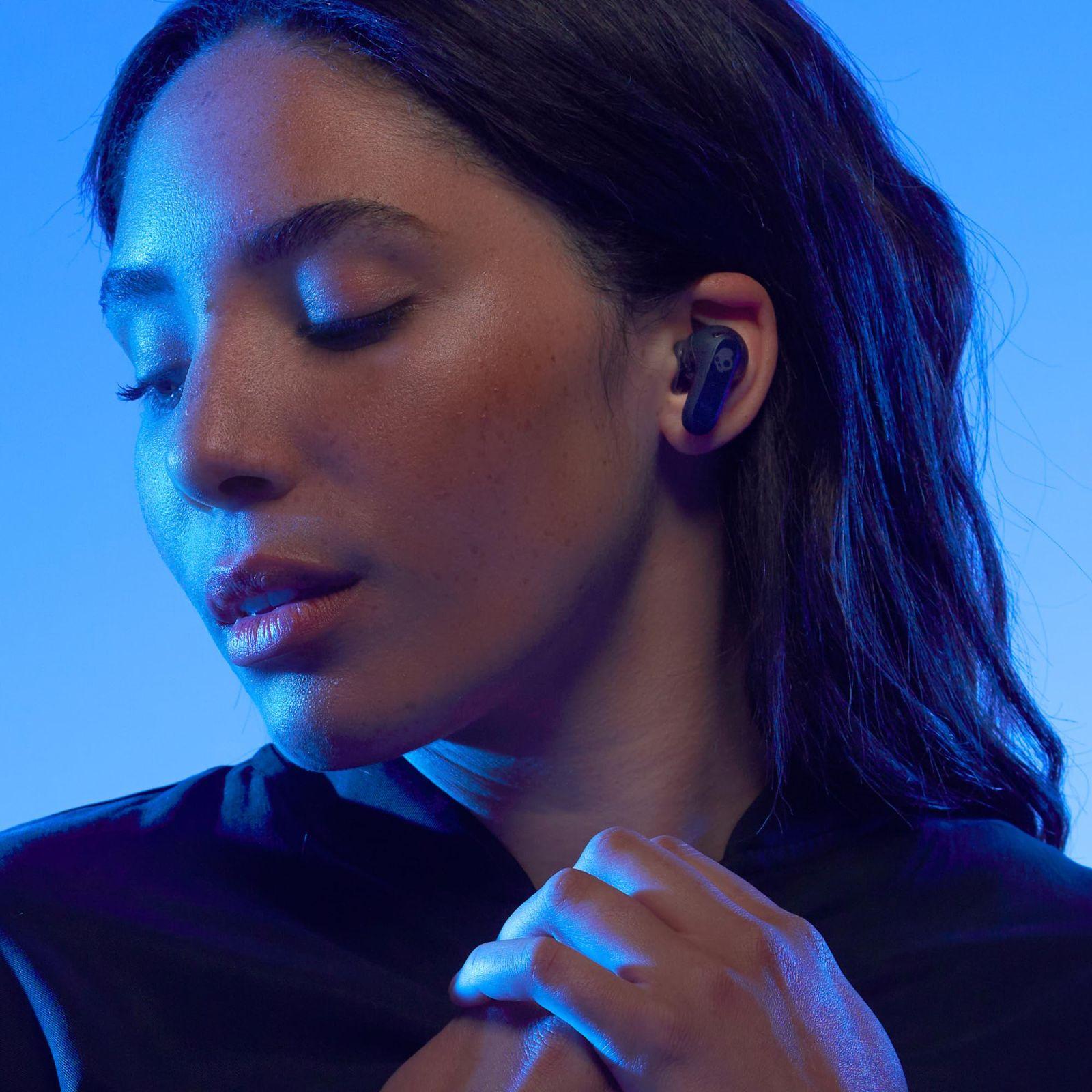 Skullcandy Rail ANC juhtmevabad mürasummutavad kõrvaklapid, 27 h aku, mikrofon, ühilduvus iPhone, Android ja Bluetooth-seadmetega – Must – pilt 6