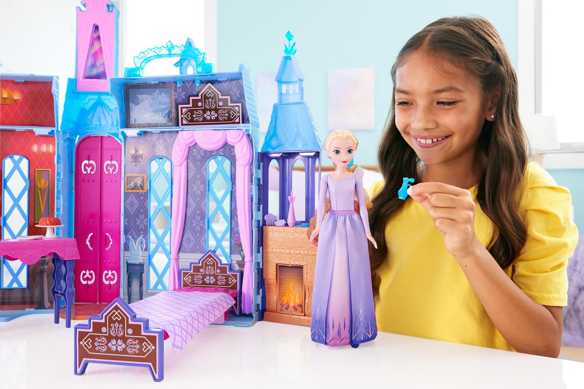 Mattel Disney Lumekuninganna – Arendelle’i lossi nukumaja (60 cm+) koos Elsa-nuku, 4 mängualaga ja 15 mööbli- ja tarvikuelemendiga Disney Lumekuninganna II filmist, HLW61 – detailne vaade