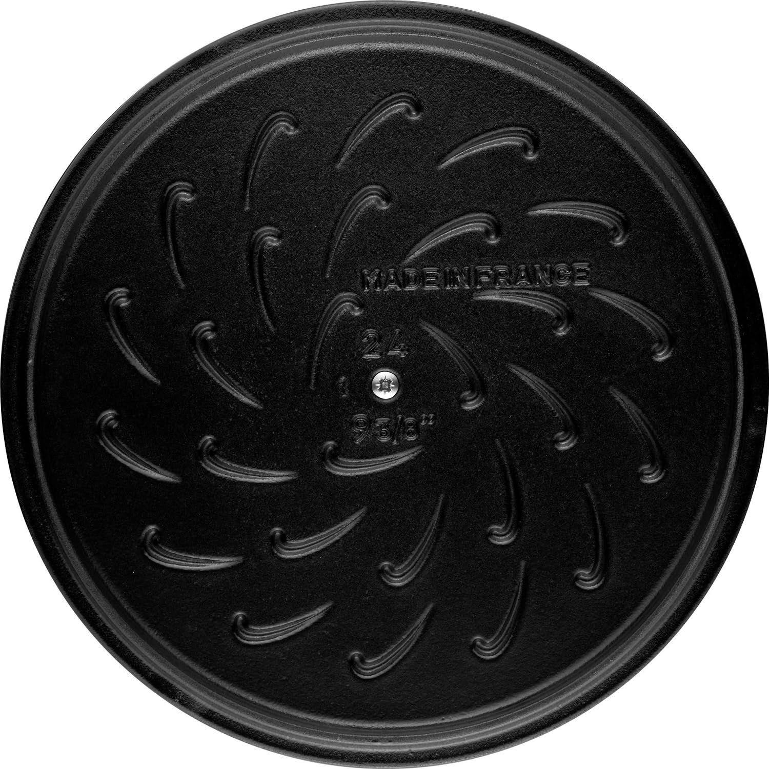STAUB malmist hautamisnõu, Chistera tilgustruktuur kaanes optimaalseks niisutamiseks, Ümar 28 cm, 3,7 L, Sobib kõigile pliiditüüpidele, sealhulgas induktsioon & ahjule, Grafiit hall – kasutusnäide