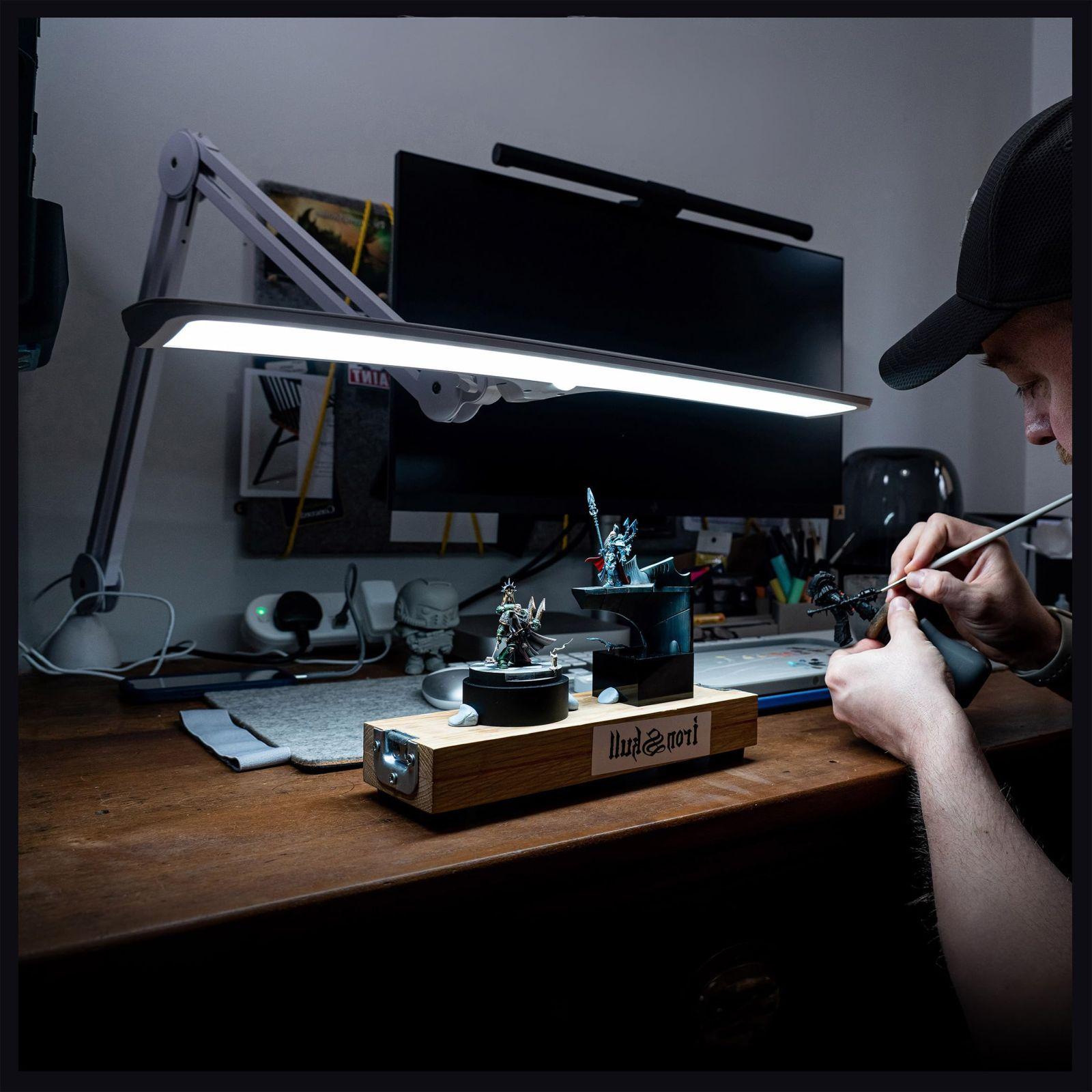 Daylight Company Lumi lauavalgusti, üliterav käsitöölamp, puutetundlik hämardus, 2 heleduse taset, ideaalne laualamp joonistamiseks – metall – 15 W – pilt 6
