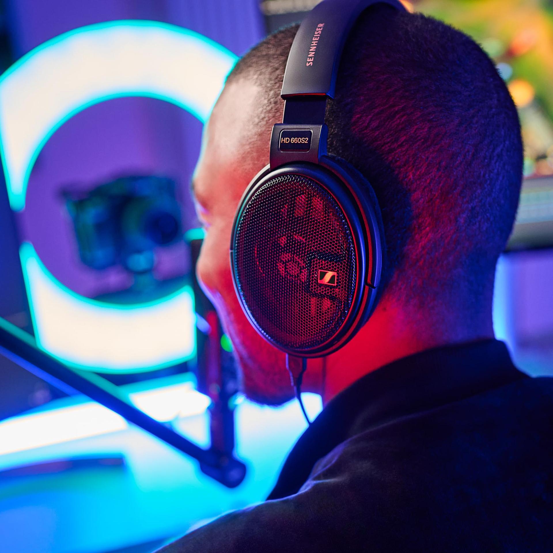 Sennheiser juhtmega audiofiilne stereo-kõrvaklapid HD 660S2 võimsa subbassi, optimeeritud ruumilise heli ja täiustatud helivõimendi õhuvoolu, magnetisüsteemi ja helimähisega – must – detailne vaade