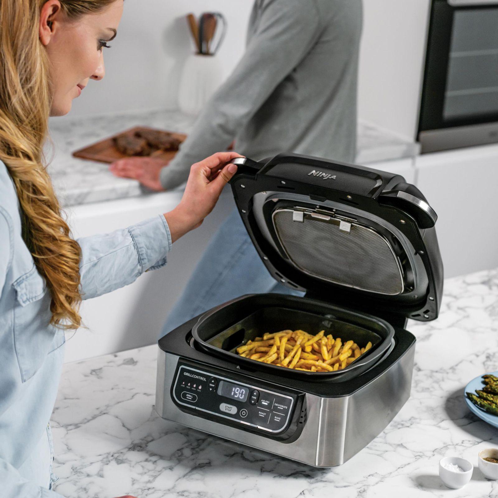 Ninja Foodi Grill & Airfryer, 5,7L kuumaõhufritüür, Air Fryer, nõudepesumasinas pestavad osad, 5-in-1, Must/Hõbedane AG301EU – pilt 6