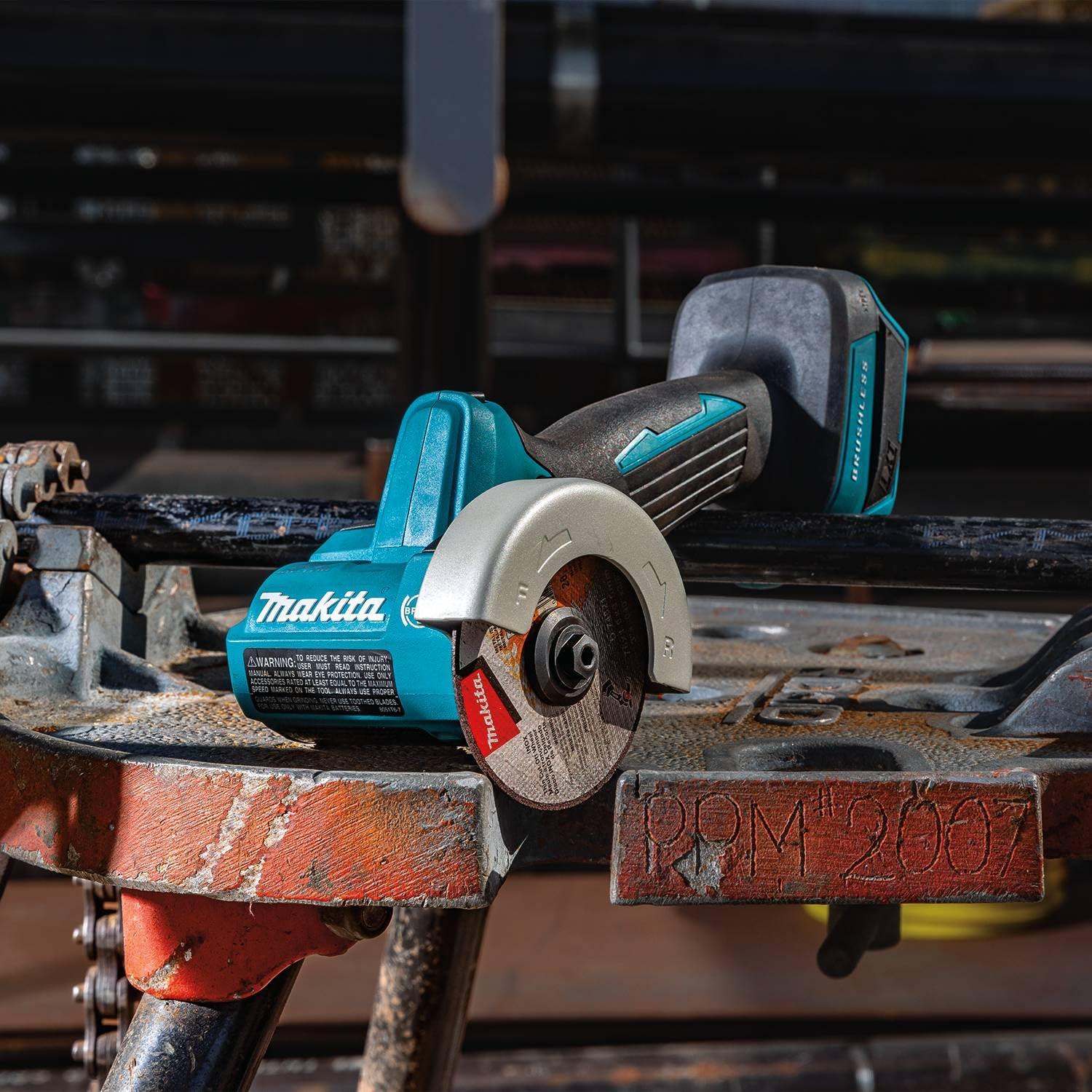 Makita DMC300Z juhtmeta nurgalihvija 18V (ilma aku ja laadijata) – pakend ja tarvikud
