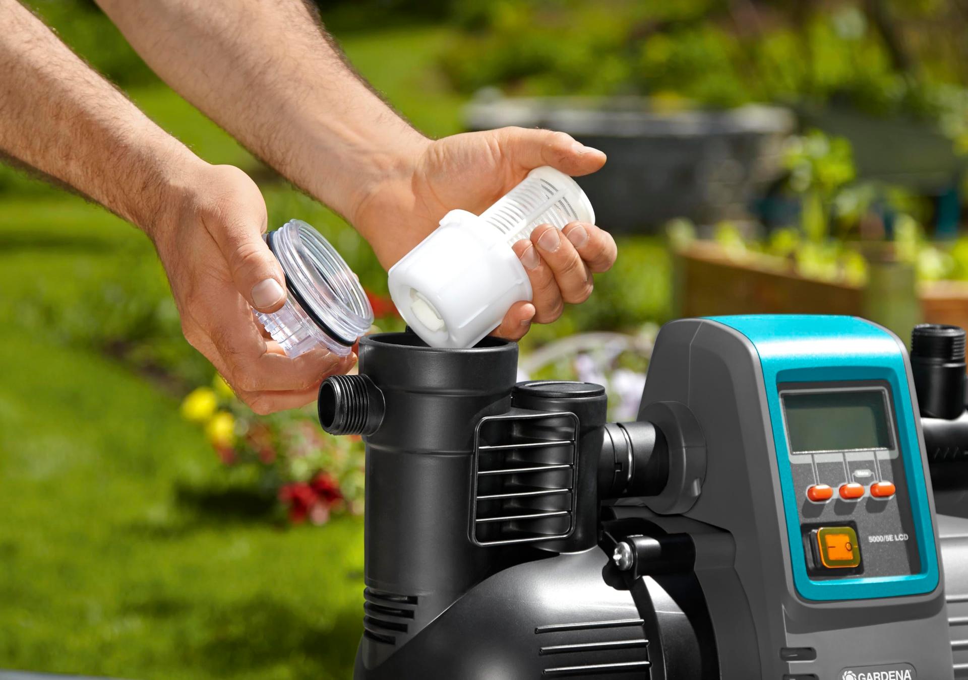 Gardena Comfort koduveepump 5000/5E LCD: veepump LC-ekraaniga, energiasäästlik, vooluhulk 5000 l/h, 1300W mootor termokaitselülitiga, kuivalt töötamise kaitse (1759-20) – detailne vaade