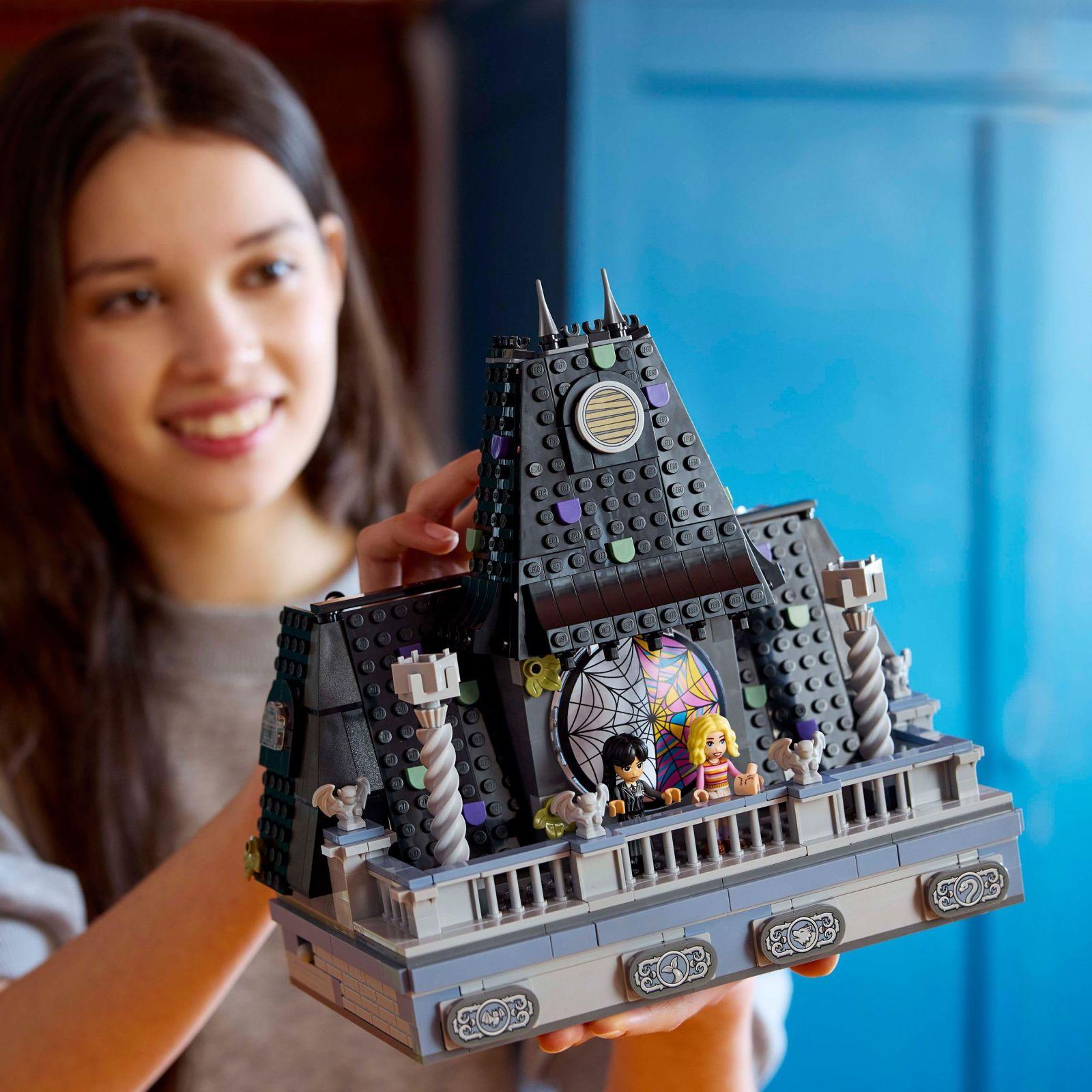 LEGO Wednesday: Wednesday ja Enidi ühiselamutuba Nevermore Akadeemias – Kogutav ja kohandatav mängukomplekt 4 minifiguuriga – lisavaade
