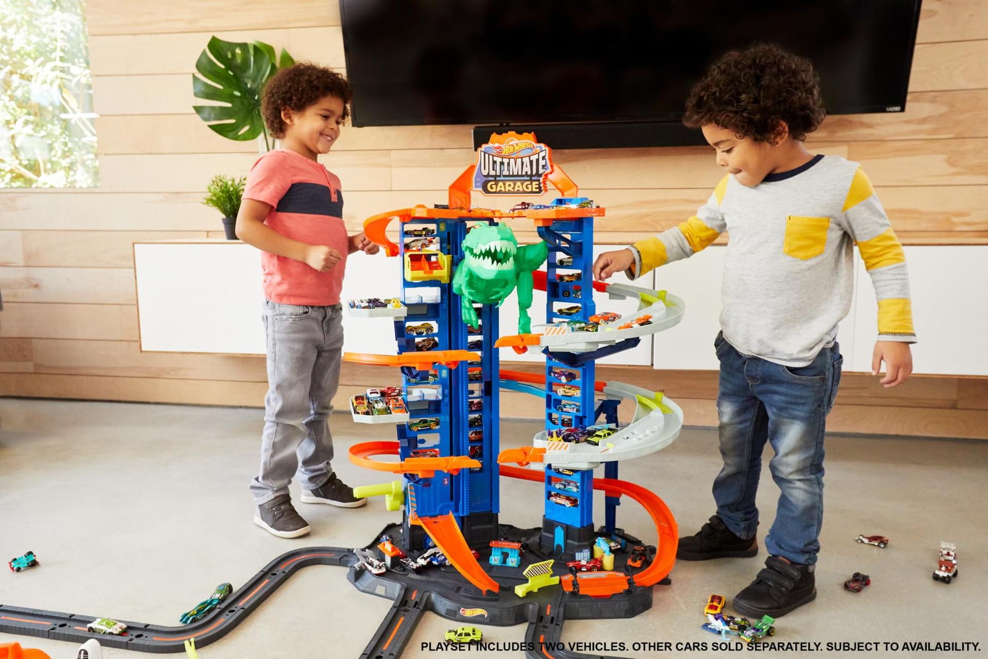 Hot Wheels Garaaž, Hot Wheels Parkla koos 2 mänguautoga, mitmekorruseline autorada, T-Rexi rünnak ja ruumi +100 autole, kõrgus: 90 cm, mänguasi alates 5. eluaastast, GJL14 – pilt 6