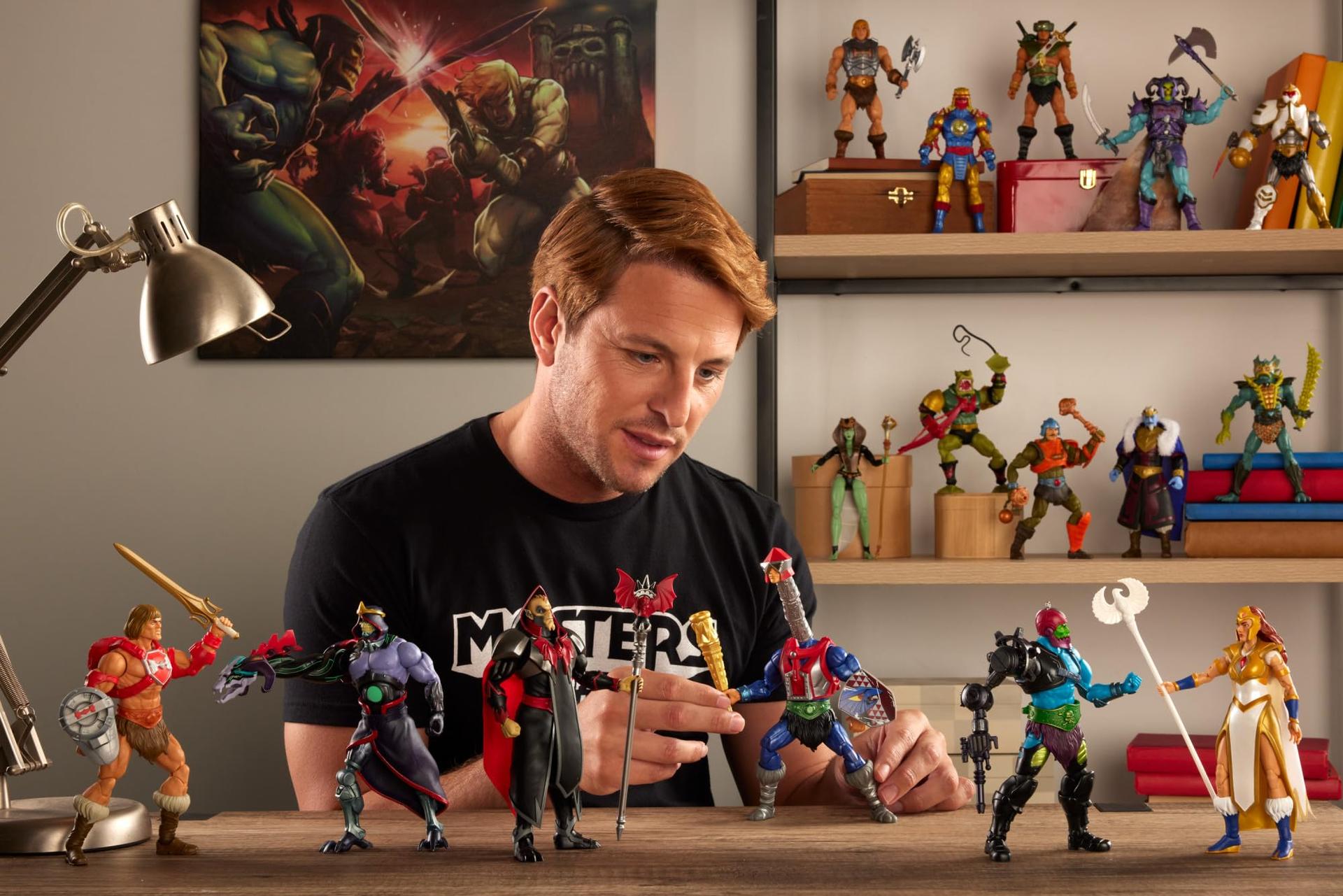 Masters of the Universe Masterverse Skeletor tegevusfiguur ja troonikomplekt, MOTU mänguasi, valgustatud troon, eemaldatav kapuuts ja keep, 2 saua tarvikut, HXX63 – detailne vaade
