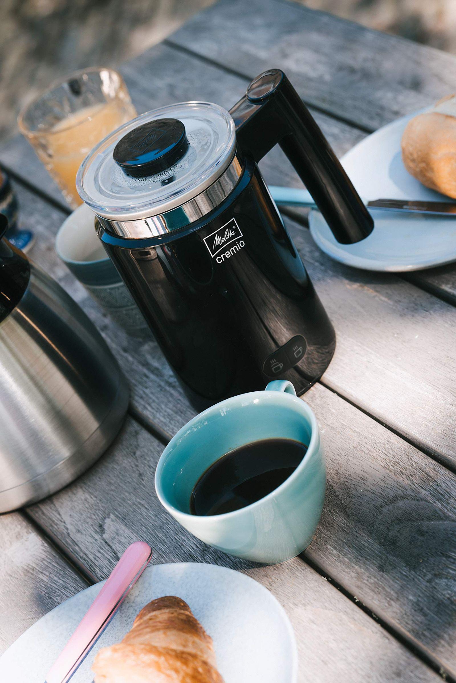 Melitta CREMIO II piimavahustaja – elektriline piimavahustaja külma ja sooja piima jaoks, sobib cappuccino, latte macchiato või kuuma šokolaadi valmistamiseks, must, suurus Unica – detailne vaade