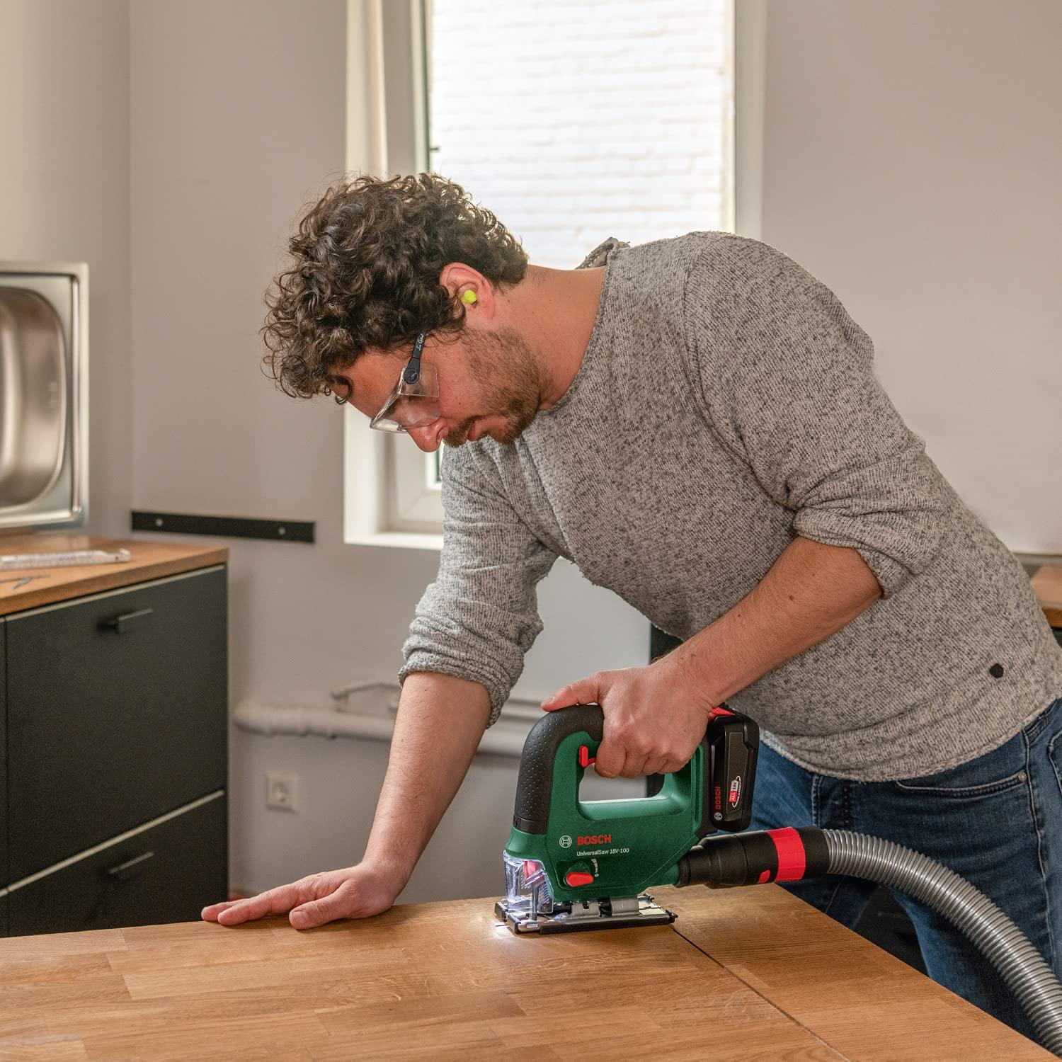 Bosch Akutikksaag UniversalSaw 18V-100 (ilma akuta, 18V süsteem, 15-osaline tikksaelehtede komplekt, karbis) – Amazon Edition – lisavaade