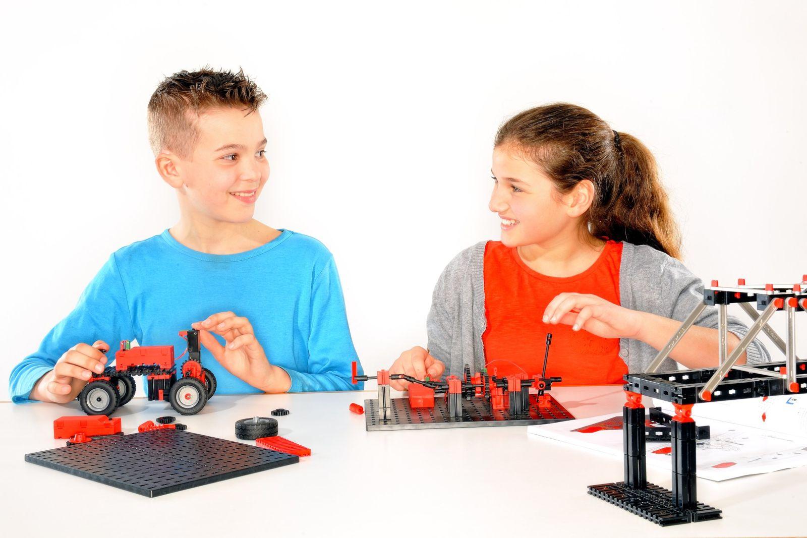 fischertechnik 536622 ADVANCED Mechanic & Static 2 – Ehituskomplekt lastele alates 9. eluaastast, 30 mudelit, mootoriga, tehnilise mõistmise arendamiseks, punane – pilt 7