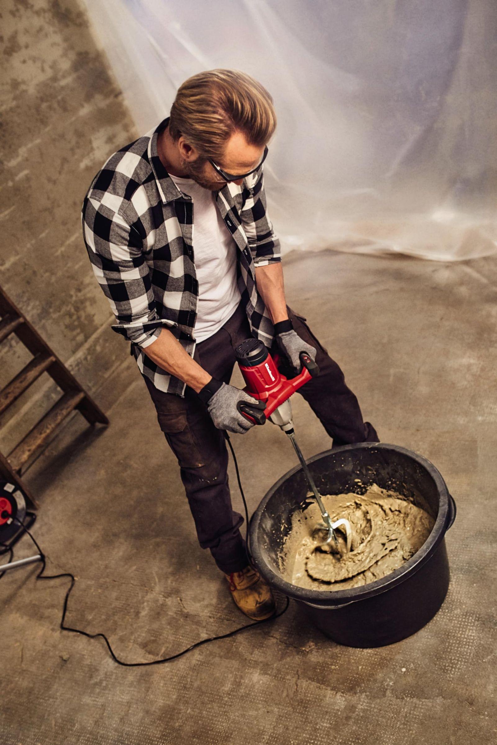 Einhell värvi- ja mördi segisti TE-MX 1600-2 CE (2-käiguline käigukast, max. 750 p/min, muudetav kiirus, sisaldab 133 mm segamisvisplit ja mutrivõtit) – detailne vaade