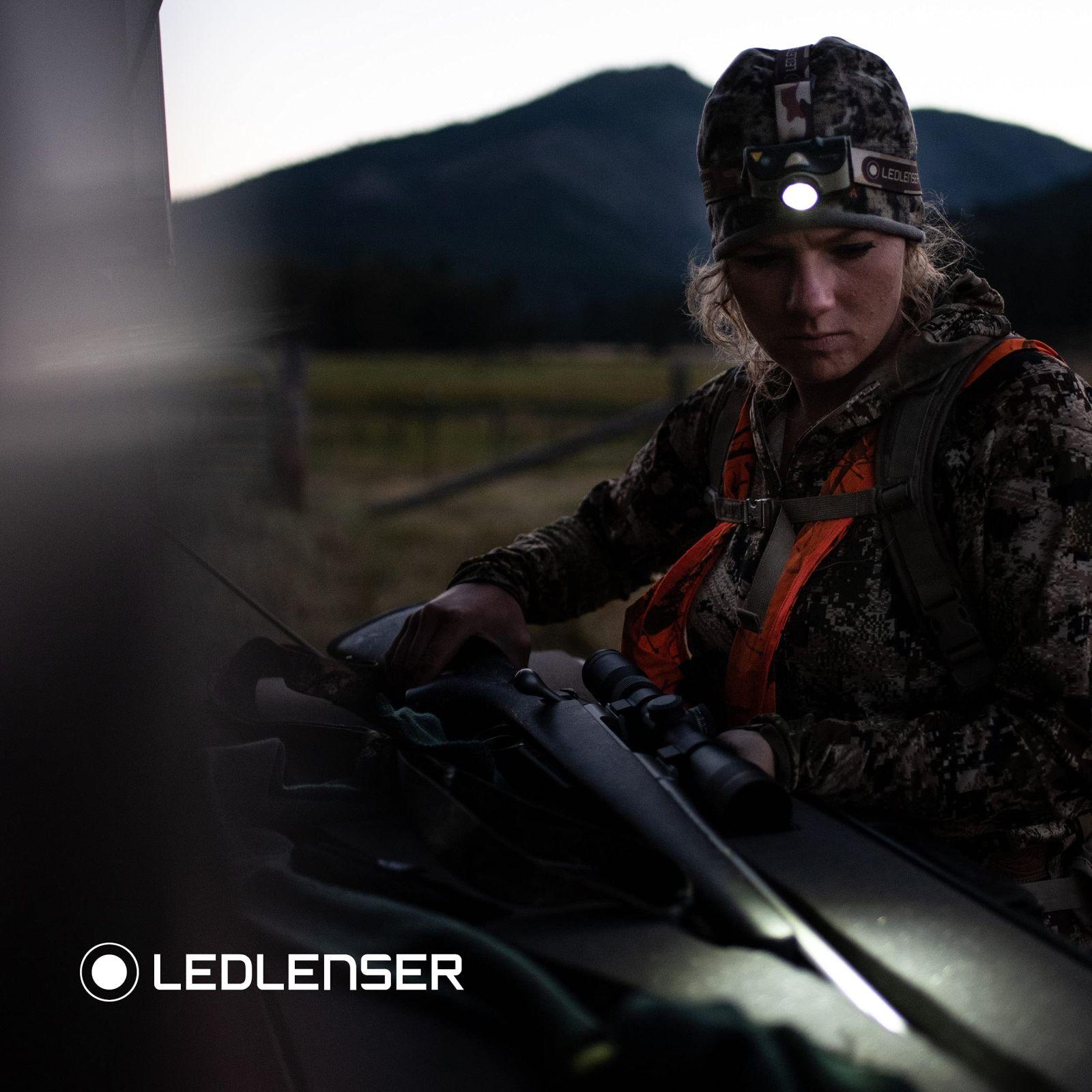 Ledlenser MH8 välitingimustes kasutatav pealamp, must, laetav akuga, 600 luumenit, fokusseeritav, kuni 60 h valgusaeg, punane/roheline/sinine valgus, 2xAA patareidega kasutatav, transpordilukk, jahindus, kalapüük – pilt 6