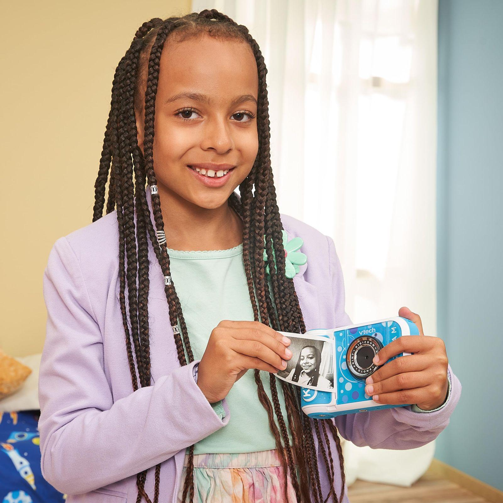 VTech KidiZoom Print Cam sinine – koheselt printiv lastekaamera, selfie- ja videofunktsioon, efektid, mängud, ideaalne lastele vanuses 4-12 aastat – kasutusnäide