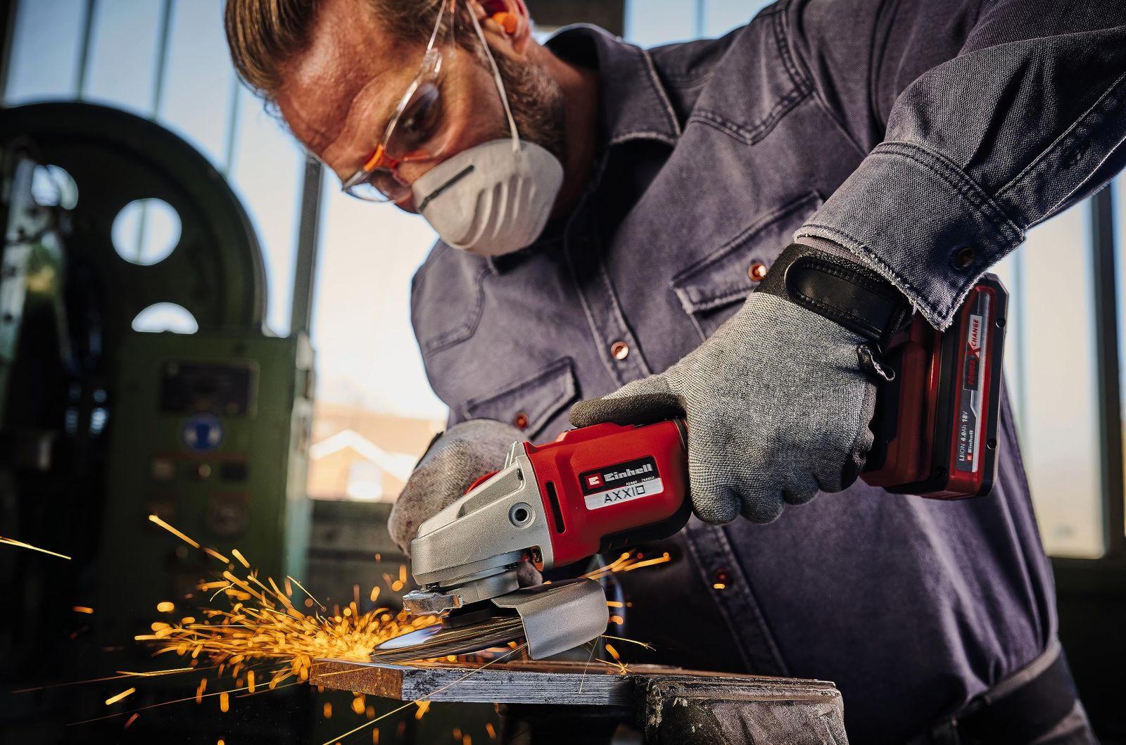 Einhell Professional akuga nurklihvija AXXIO 18/125 Q Li-Solo Power X-Change (18 V, 700 W, 125 mm ketta Ø, 33 mm lõikesügavus, harjavaba mootor, Quick-Fix mutter, ilma lõikeketata, ilma akuta) – kasutusnäide