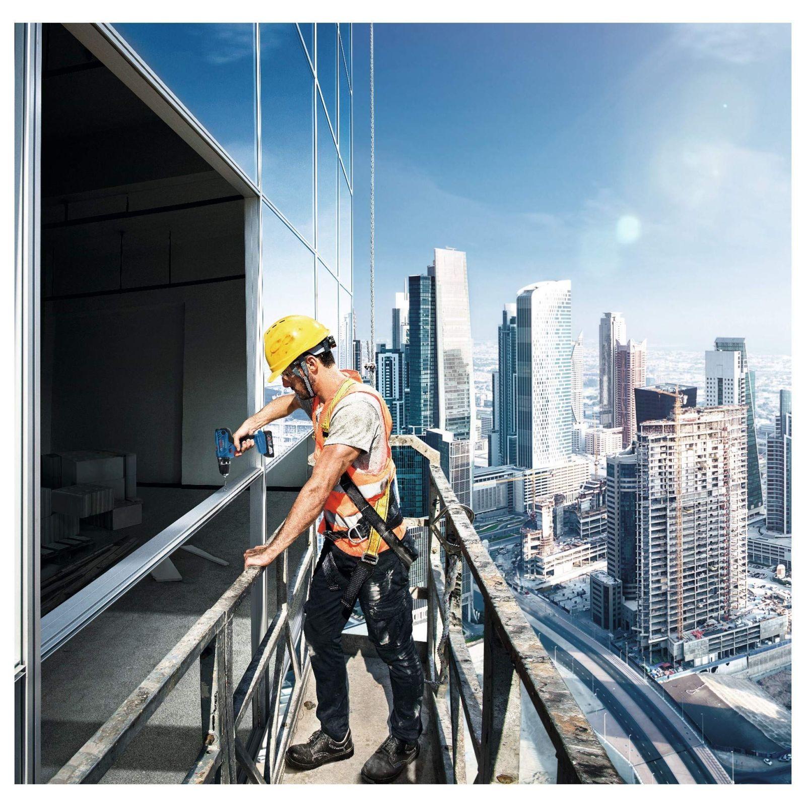 Bosch Professional 18V süsteemiga aku löökpuurtrell GSB 18V-21 (koos 2x 2.0Ah akuga, 40-osaline tarvikukomplekt, L-BOXX) – Amazon Exclusive komplekt – detailne vaade