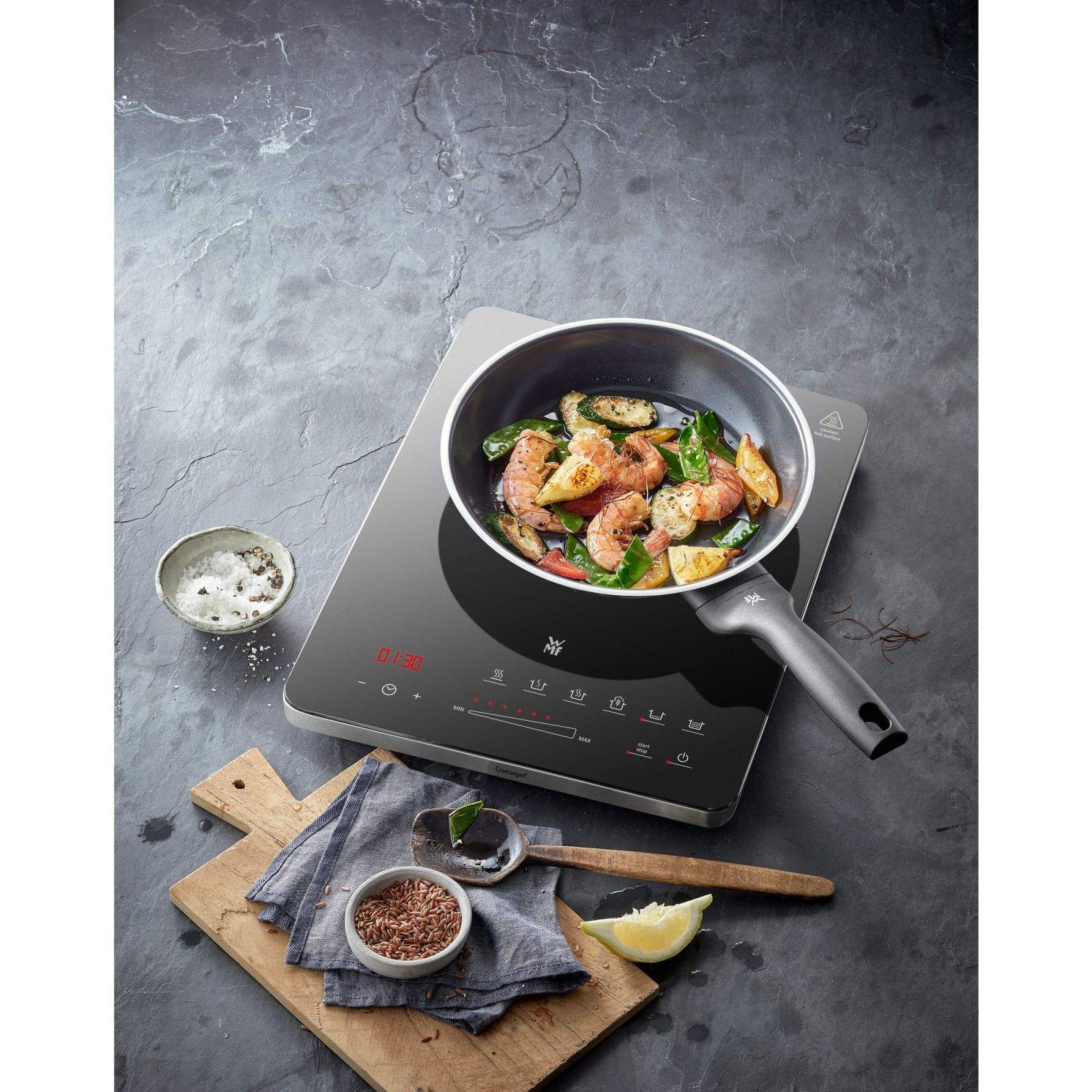WMF Kult X mobiilne induktsioonpliit, kuni 28 cm, 1 keeduväli, 8 astet, poti tuvastus, puutetundlik ekraan, klaaskeraamika, taimer, 2100 W – detailne vaade