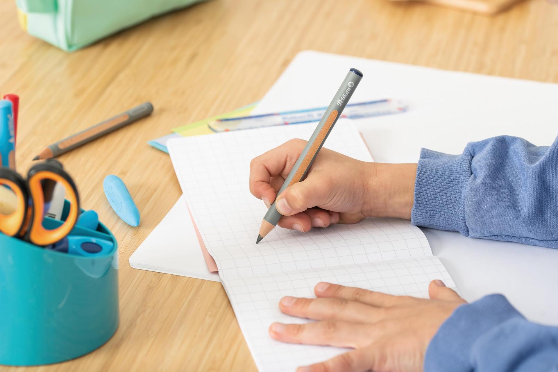 Pelikan ergonoomiline puidust kirjutuskoolituspliiats – kasutusnäide