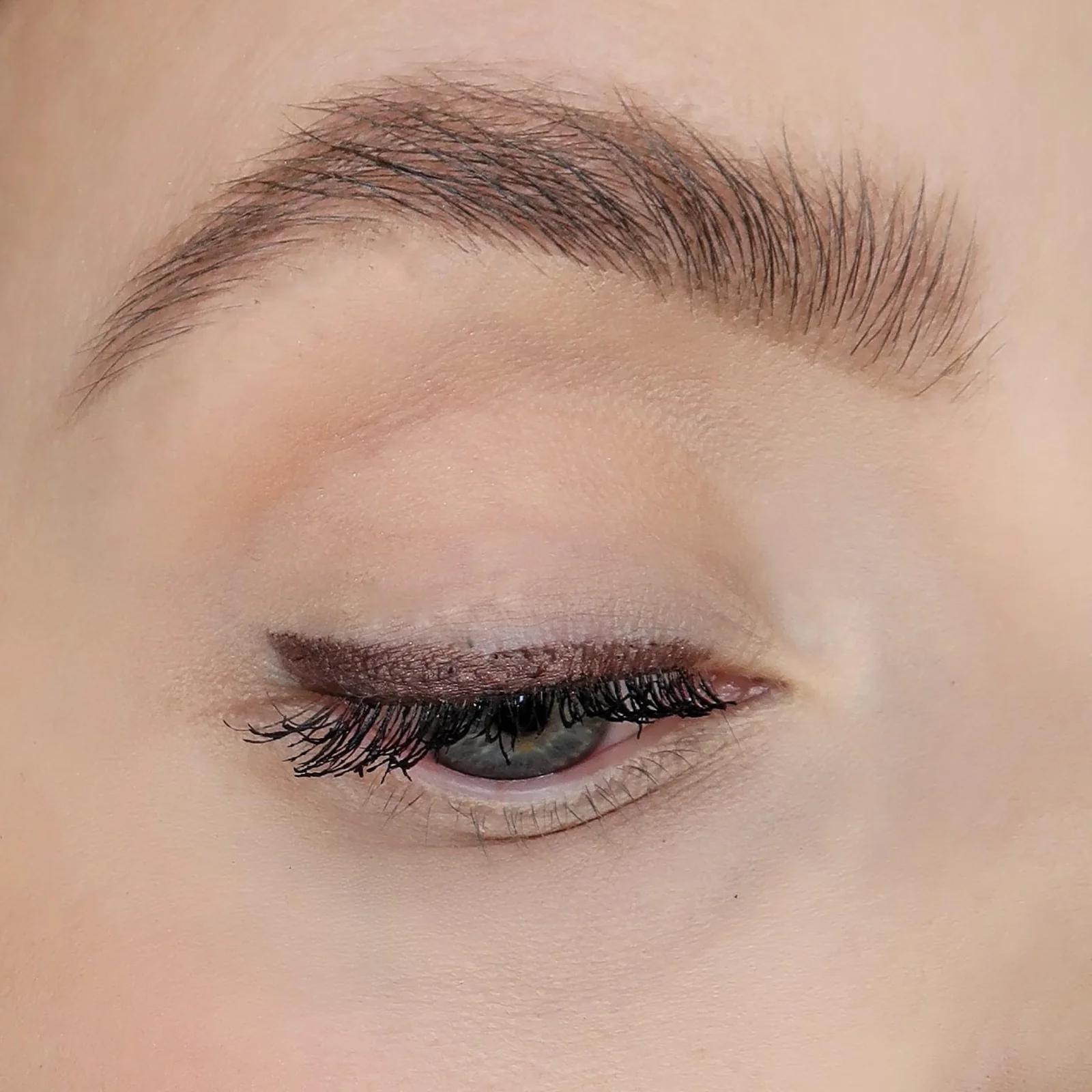 Sandstone Scandinavia loomulik vegan eyeliner — Spicy Cinnamon – pakend ja tarvikud