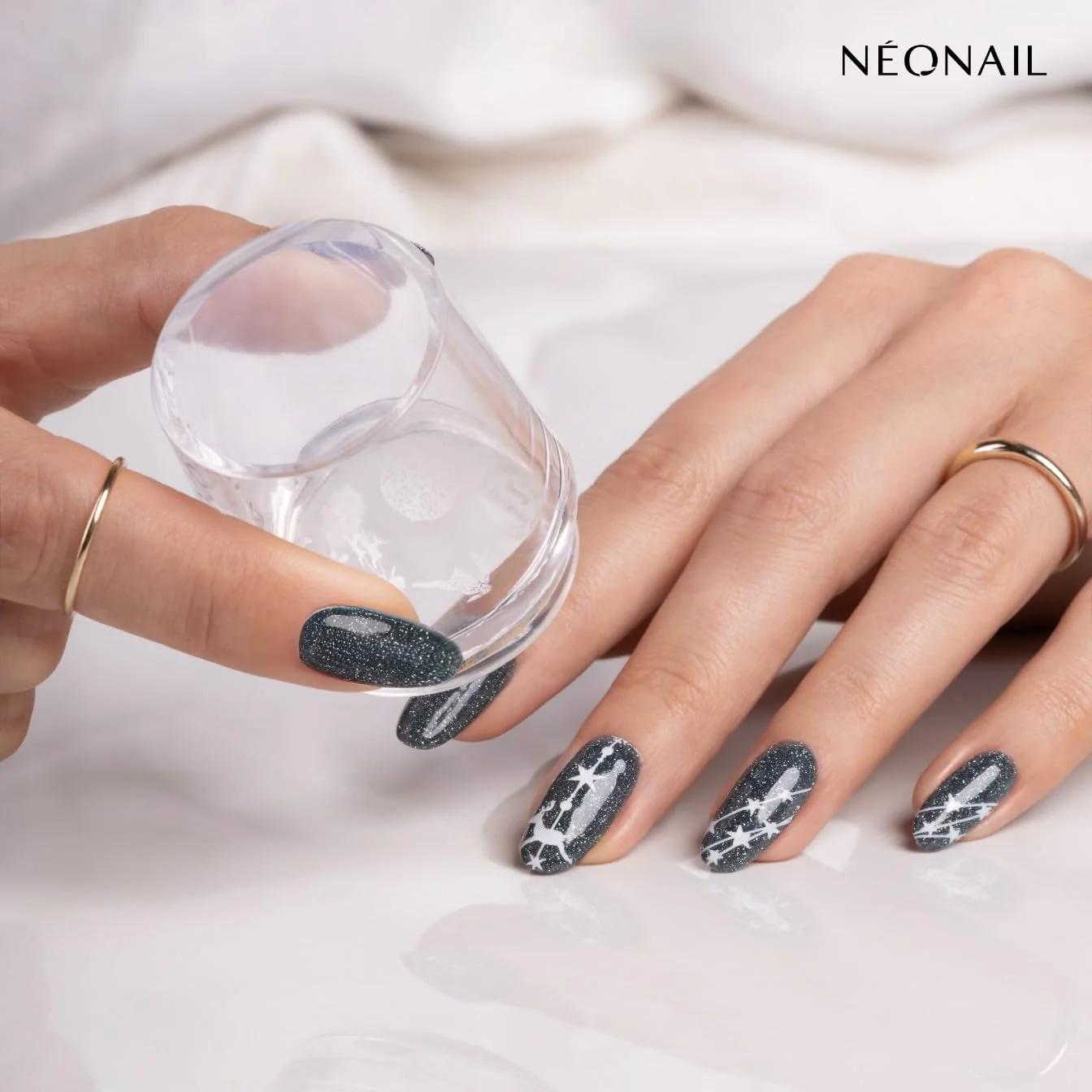 NÉONAIL Stamping Plate 10224 – pühade teemaline nail art – detailne vaade